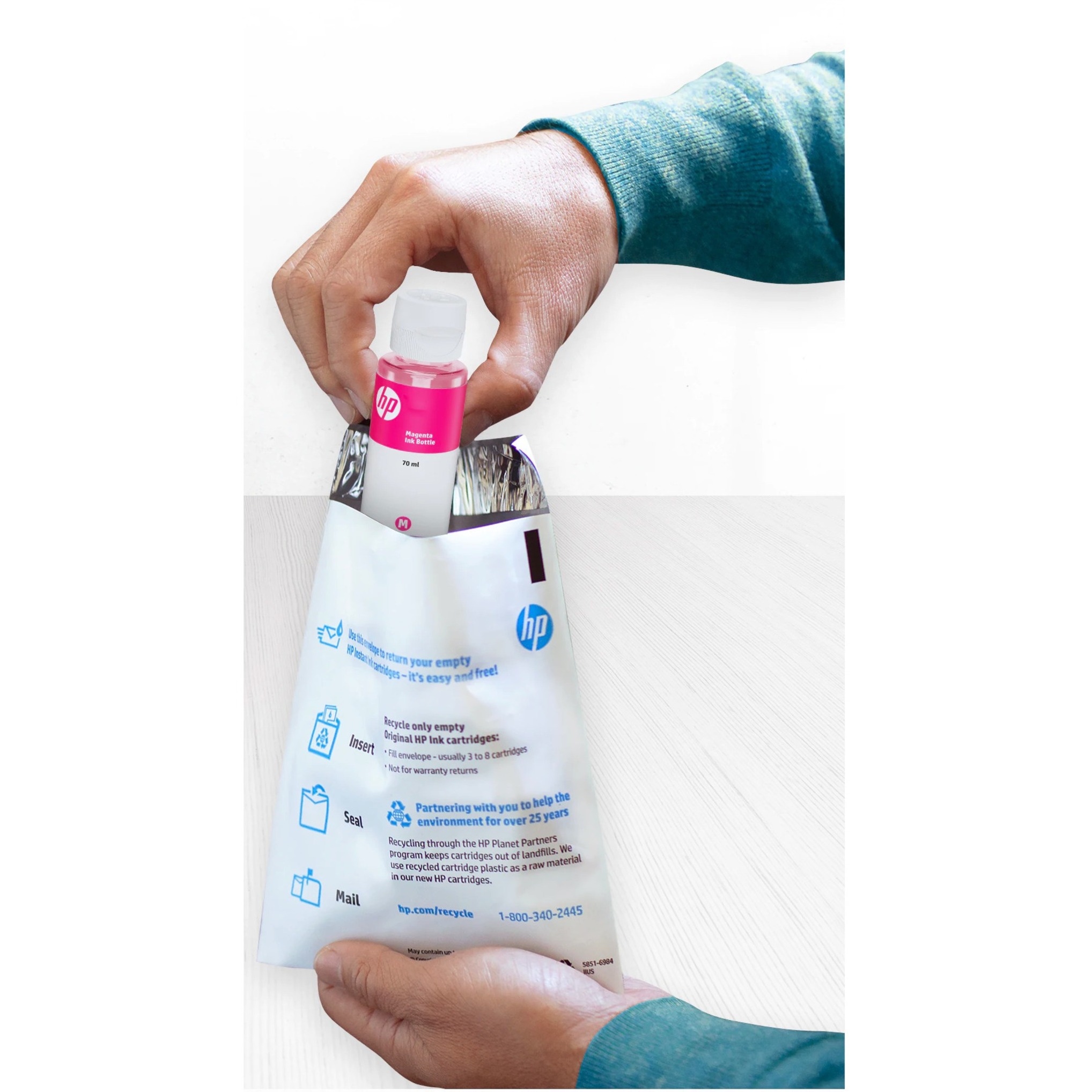 HP 31 70-ml Magenta Original Ink Bottle, 1VU27AN - Inkjet - Magenta - 8000 Pages - 70 mL Cyan - High Yield - 1 Bottle — alternate image1