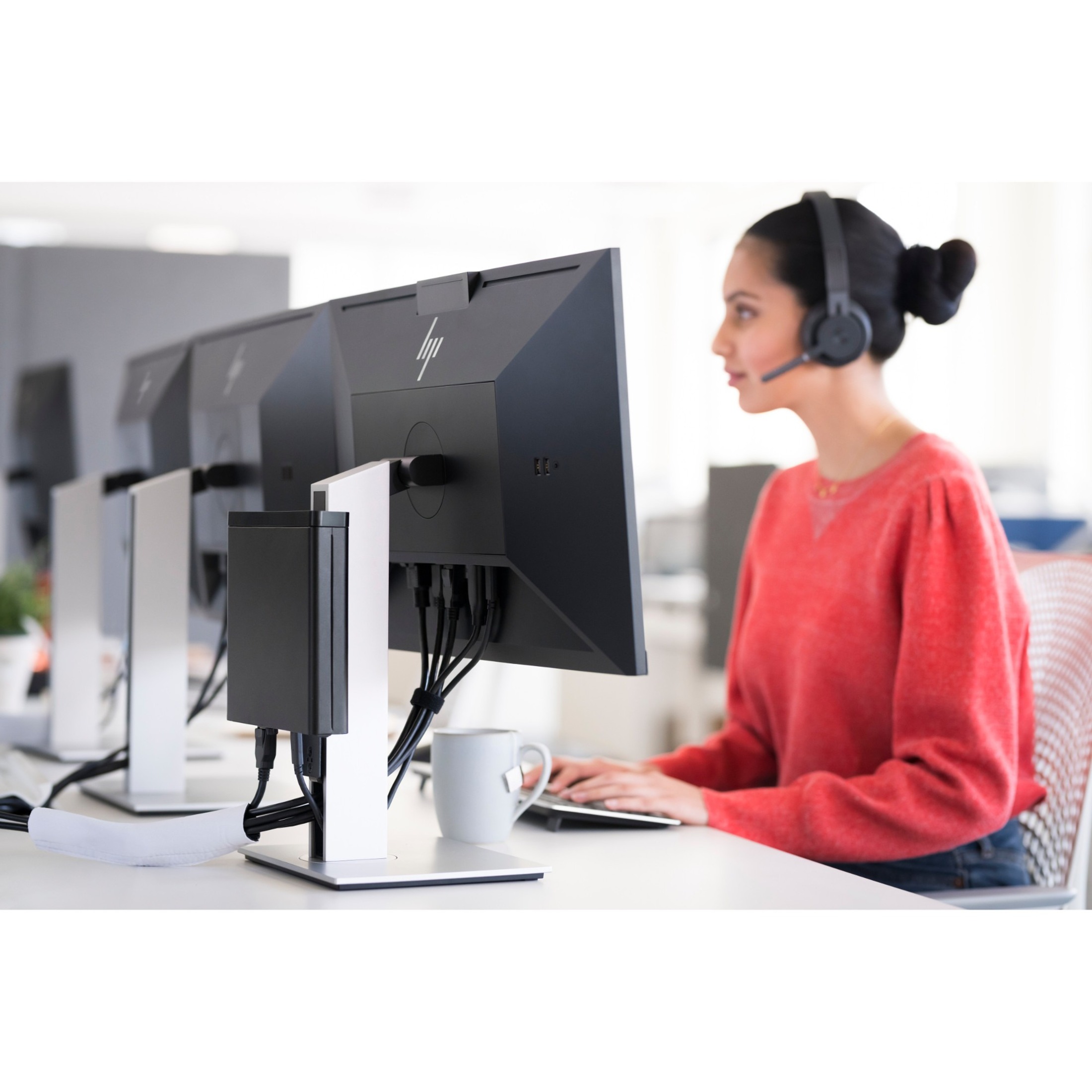 HP EliteDesk 800 G6 Desktop Computer - Intel Core i7 10th Gen i7-10700T - vPro Technology - 32 GB - 256 GB PCI Express NVMe SSD - Desktop Mini - Intel Q470 Chip - Intel UHD Graphics 630 DDR4 SDRAM — alternate image3