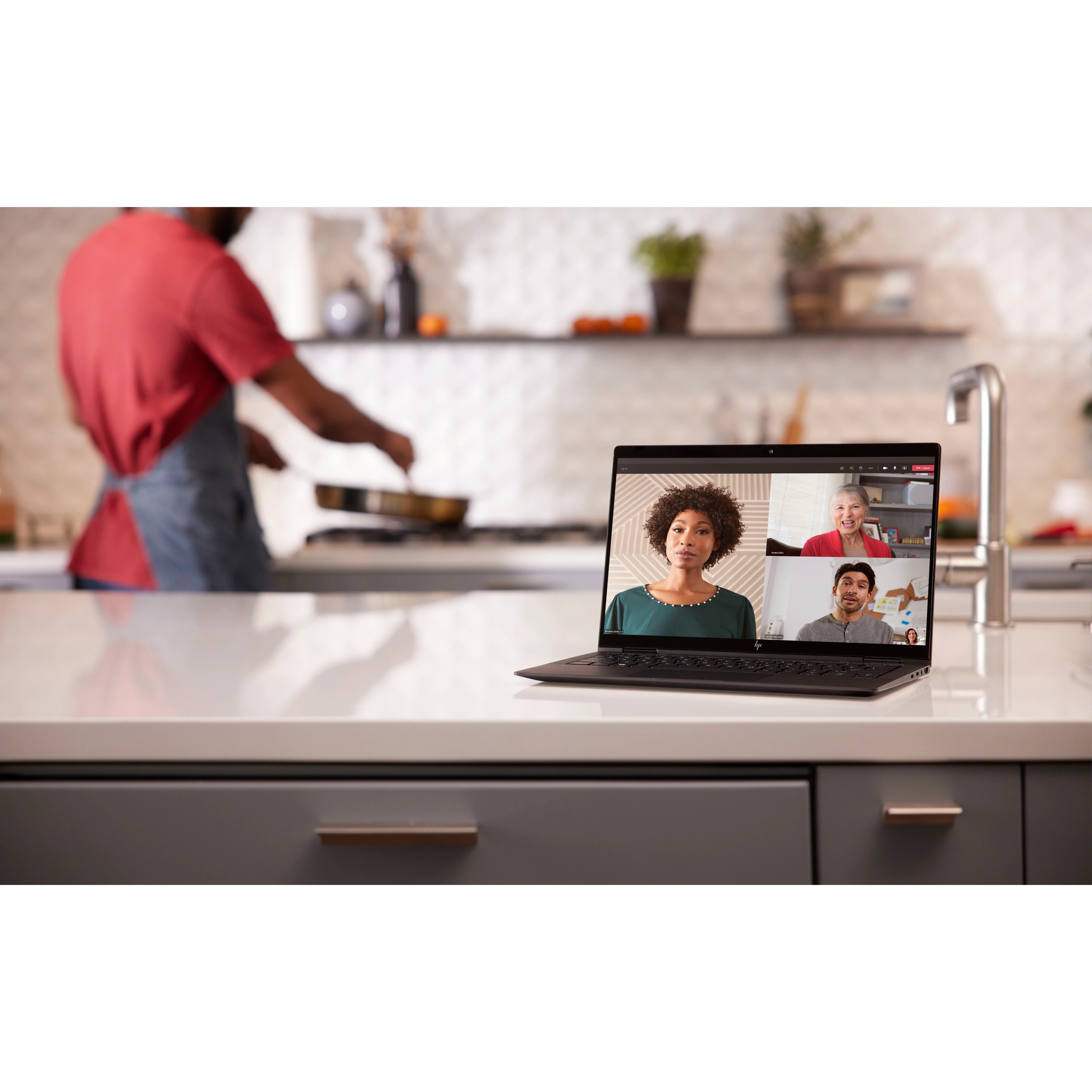 HP Elite Dragonfly Max 13.3" Touchscreen Convertible 2 in 1 Notebook - Full HD - 60 Hz - Intel Core i7 11th Gen i7-1185G7 - vPro Technology - 32 GB - 512 GB SSD - Sparkling Black - Intel Chip - 1920 x 1080 - Intel Iris Xe Graphics - In-plane Switching (IPS) Technology, BrightView, Sure View - IEEE 802.11 a/b/g/n/ac/ax Wireless LAN Standard — alternate image1