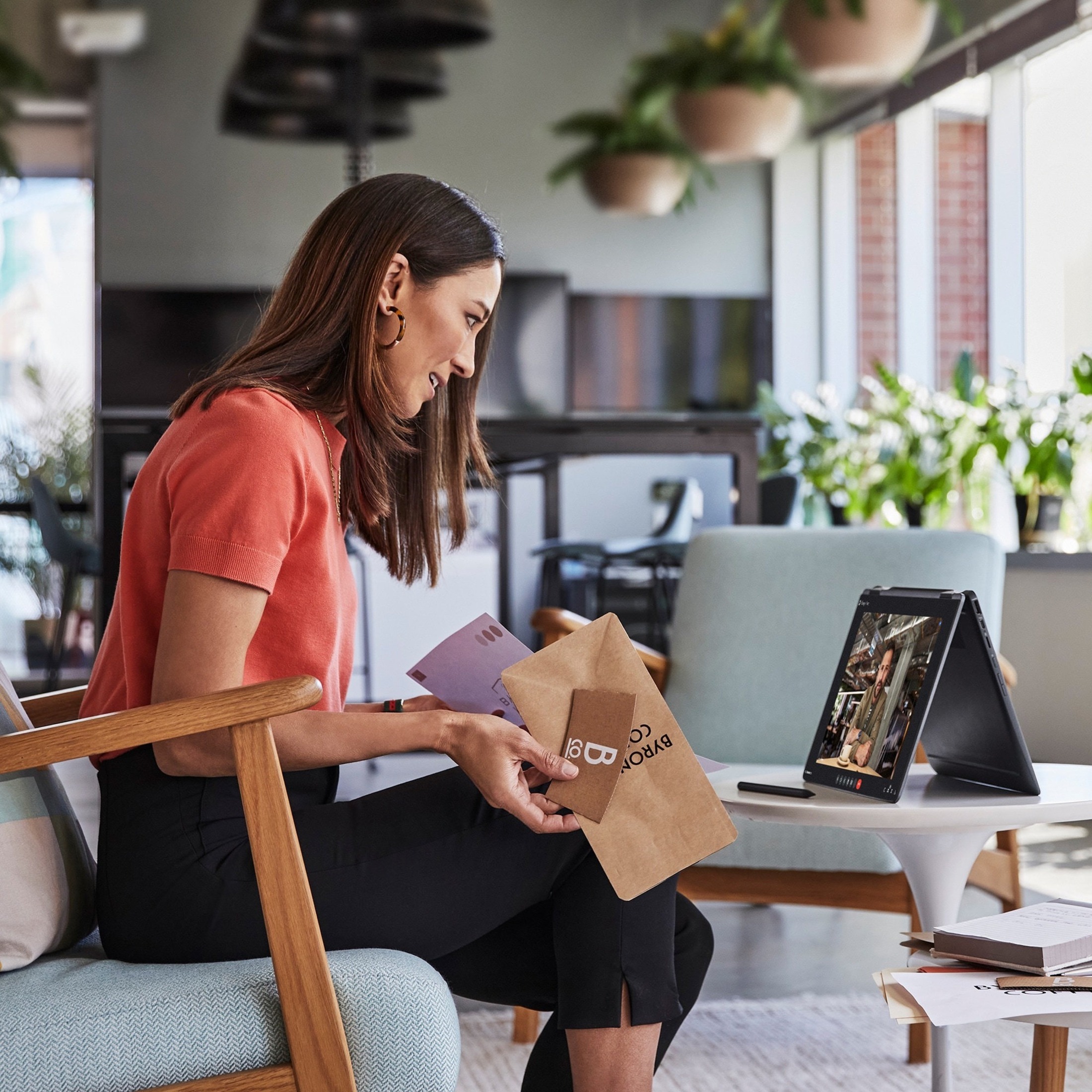 HP Elite Dragonfly 13.5" Convertible 2 in 1 Chromebook - WUXGA+ - Intel Core i5 12th Gen i5-1245U - vPro Technology - 8 GB - 256 GB SSD - English Keyboard - Smart Buy - Intel Chip - 1920 x 1280 - ChromeOS - Intel Iris Xe Graphics - Sure View, In-plane Switching (IPS) Technology, BrightView - Front Camera/Webcam - IEEE 802.11ax Wireless LAN Standard — alternate image11
