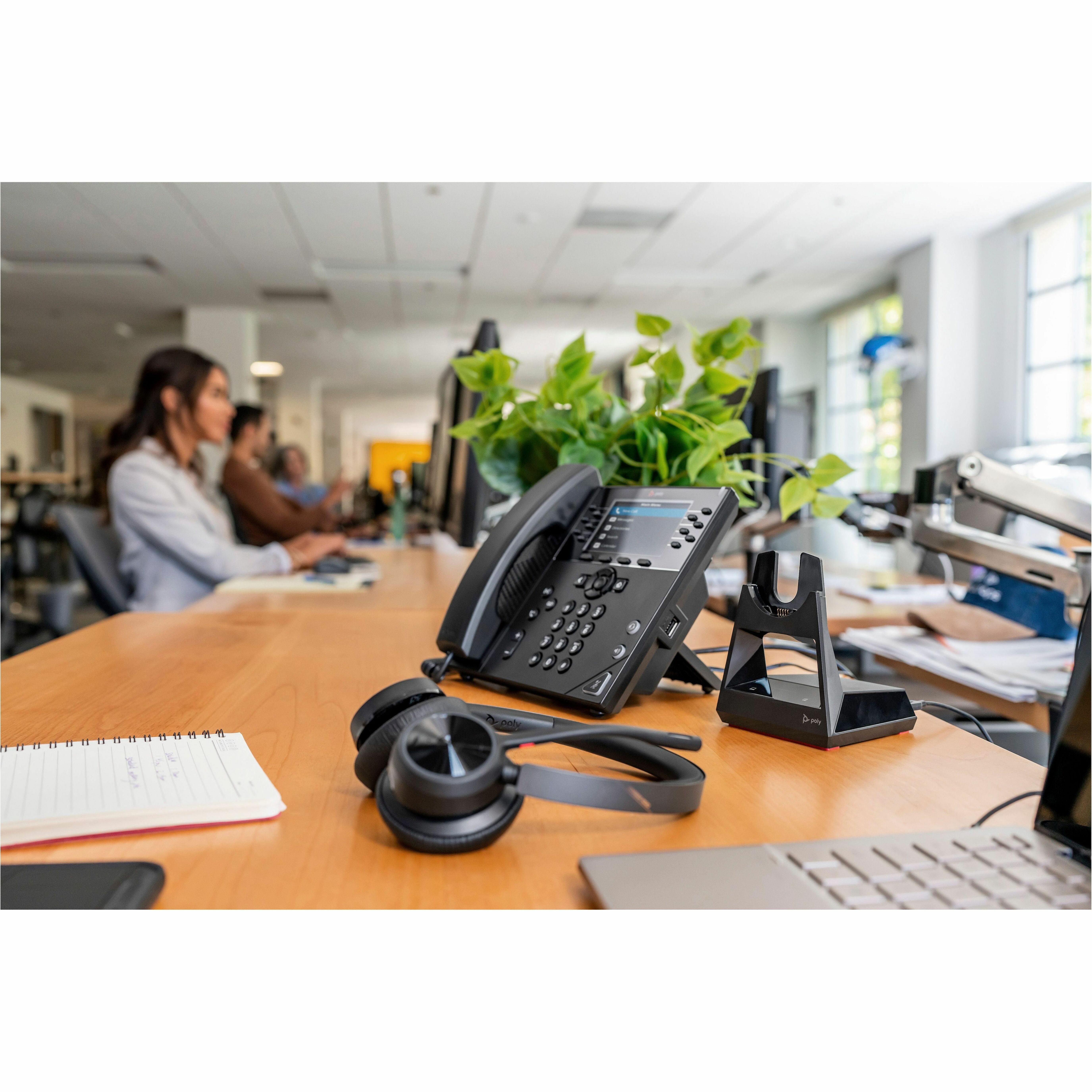 Poly Voyager 4320 Microsoft Teams Certified Headset + BT700 Dongle + Charging Stand - Microsoft Teams Certification - Siri, Google Assistant - Stereo - USB Type A - Wired/Wireless - Bluetooth - 298.6 ft - 20 Hz to 20 kHz - Over-the-head, On-ear - Binaural - Supra-aural - 4.92 ft Cable - Electret Condenser, MEMS Technology, Noise Cancelling Microphone - Noise Canceling - Black — life style