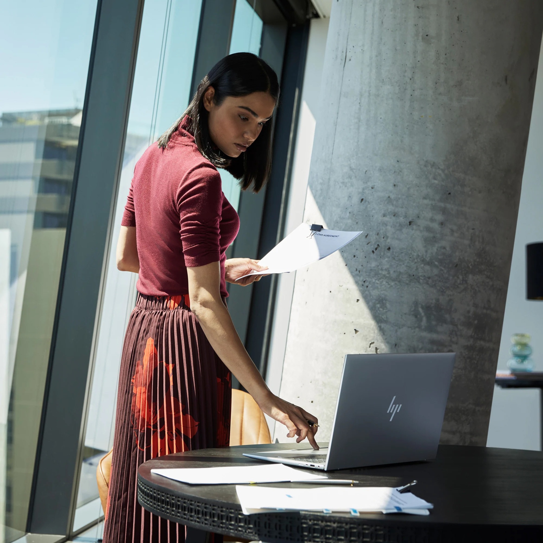 HP EliteBook 865 G9 16" Notebook - WUXGA - 60 Hz - AMD Ryzen 7 PRO 6850U - 16 GB - 256 GB SSD - AMD Chip - 1920 x 1200 - AMD Radeon 680M Graphics - In-plane Switching (IPS) Technology - Front Camera/Webcam — alternate image1