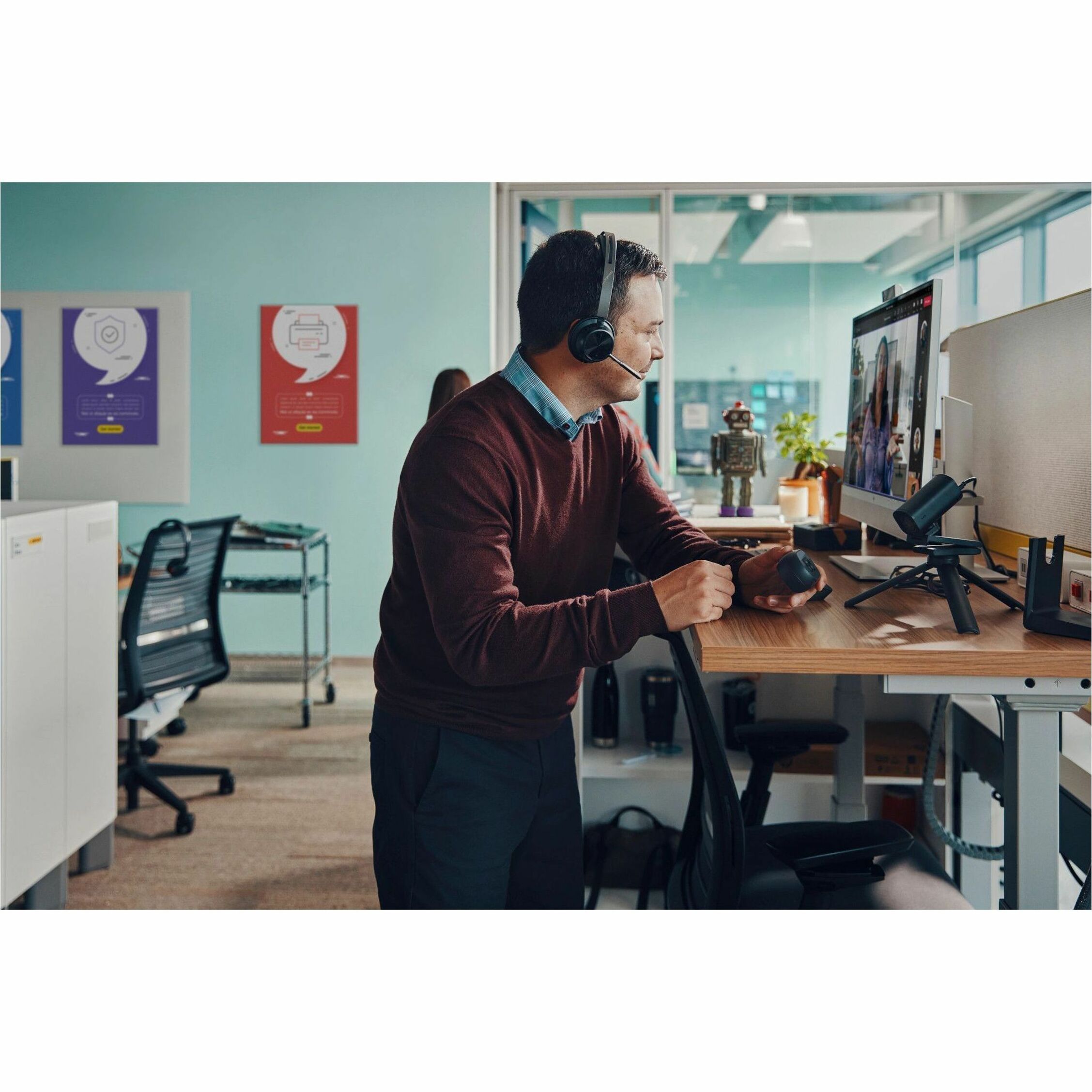 Poly Voyager Focus 2 Microsoft Teams Certified USB A Headset - Microsoft Teams Certification - Siri, Google Assistant - Stereo - USB Type A - Wired/Wireless - Bluetooth - 298.6 ft - 20 Hz to 20 kHz - On-ear, Over-the-head - Binaural - Supra-aural - 4.92 ft Cable - Electret Condenser, MEMS Technology, Noise Cancelling Microphone - Black — alternate image2