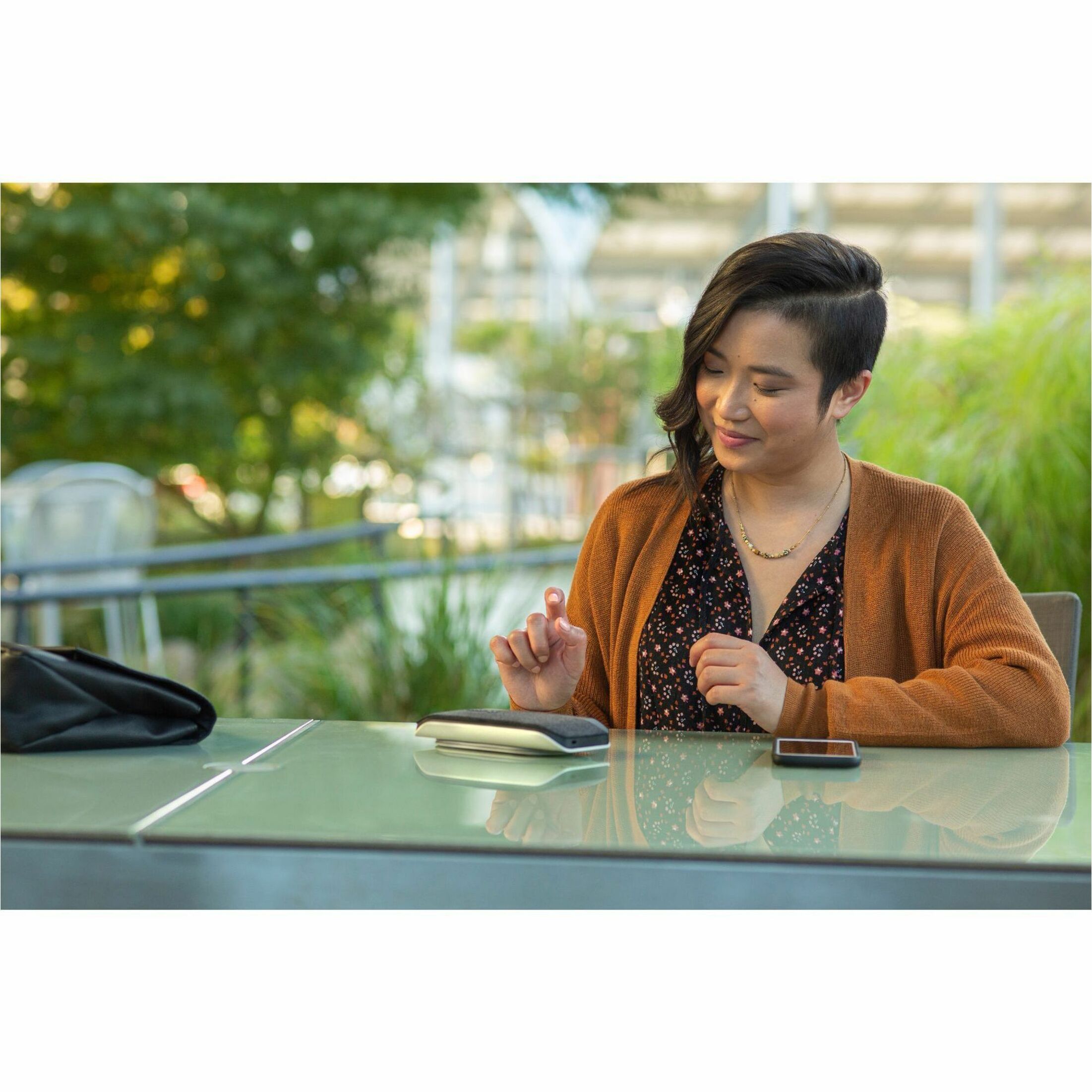 Poly Sync 20+ Microsoft Teams Certified USB-A Speakerphone - Wired/Wireless Bluetooth - Microsoft Teams - 3 x Bi-directional Microphone(s) - 40 mm Speaker(s) - Silver — alternate image2