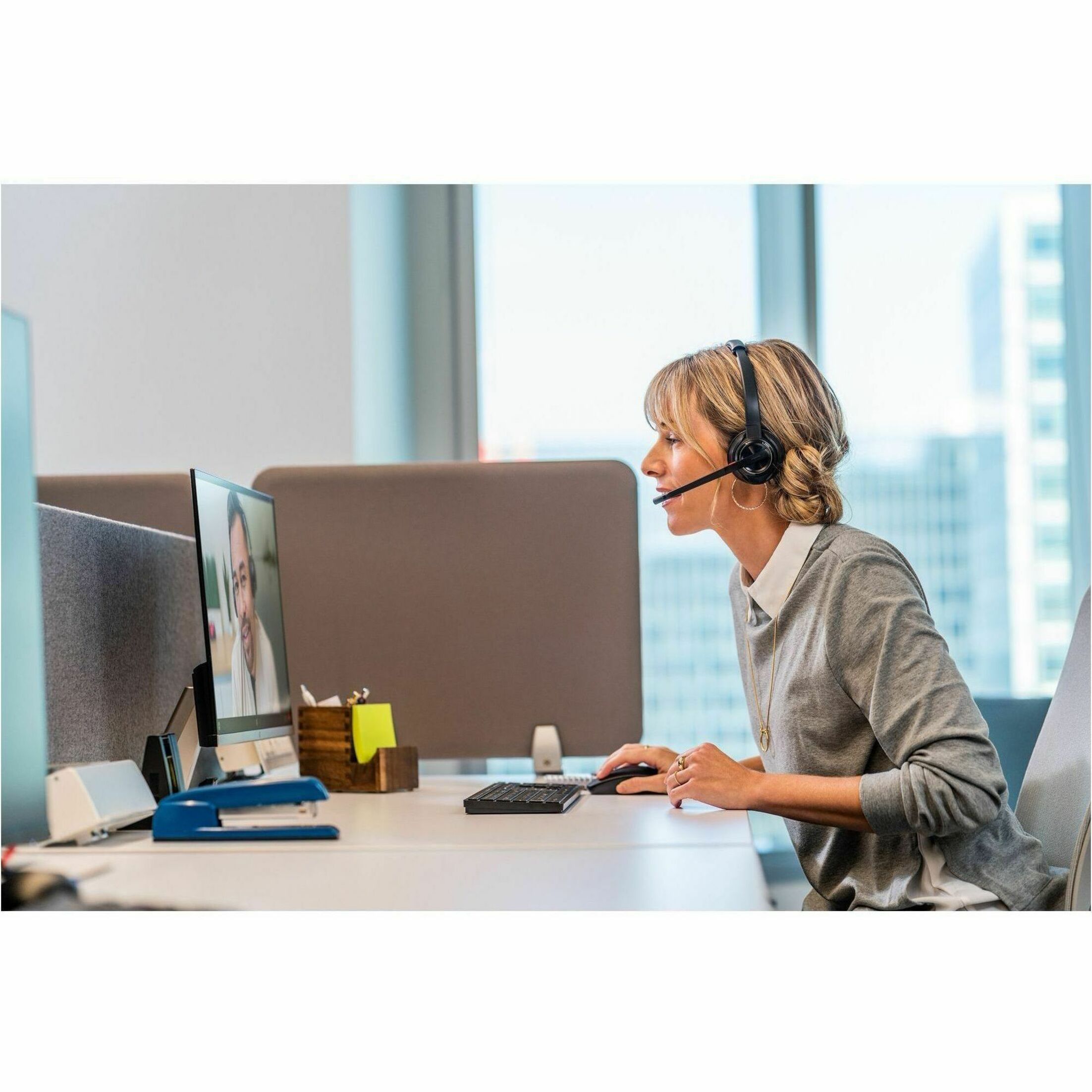 Poly Savi 8220-M Office Stereo DECT 1920-1930 MHz Headset TAA - Microsoft Teams Certification - Stereo - USB Type A - Wireless - Bluetooth/DECT - 590.6 ft - 32 Ohm - 20 Hz to 20 kHz - Over-the-head, On-ear - Binaural - Supra-aural - Noise Cancelling Microphone - Black - TAA Compliant — alternate image1