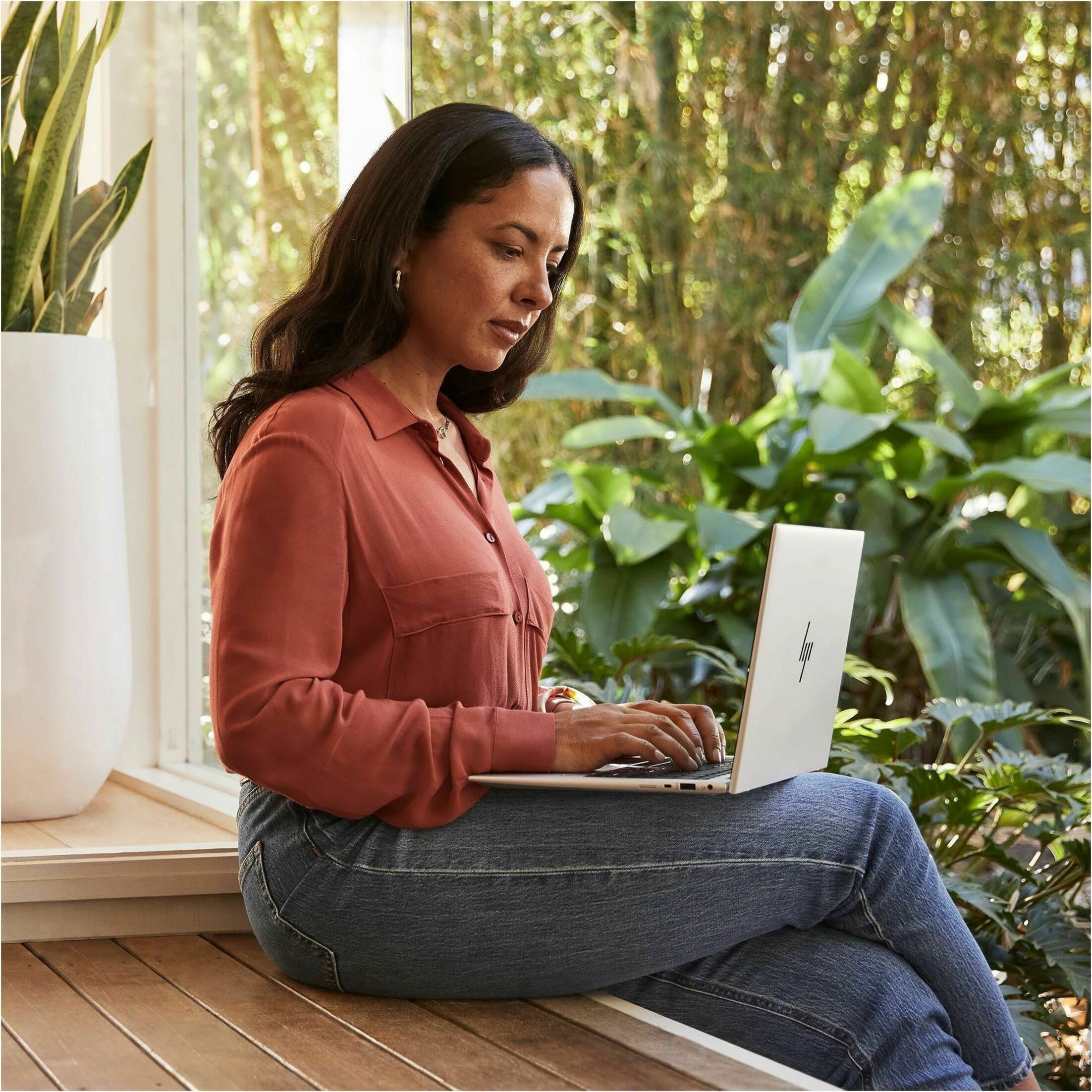 HP EliteBook 840 G9 14" Notebook - WUXGA - 60 Hz - Intel Core i5 12th Gen i5-1245U - 8 GB - 256 GB SSD - Intel Chip - 1920 x 1200 - Intel Iris Xe Graphics - In-plane Switching (IPS) Technology - IEEE 802.11ax Wireless LAN Standard — alternate image3