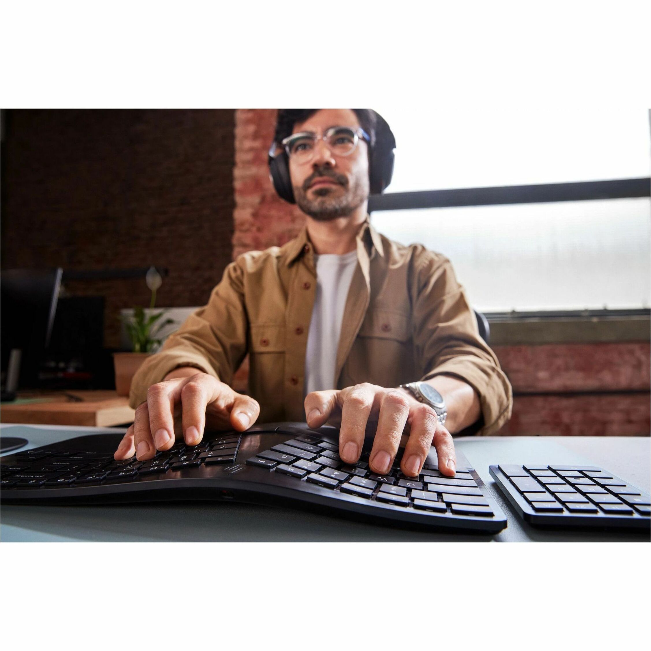 Poly Voyager Surround 80 UC USB-C Headset +USBC/A Adapter - Microsoft Teams Certification - Stereo - USB Type C - Wired/Wireless - Bluetooth - 98 ft - 20 Hz to 20 kHz - Over-the-ear, Over-the-head, On-ear - Binaural - Circumaural - Noise Cancelling Microphone - Noise Canceling - Black — alternate image11