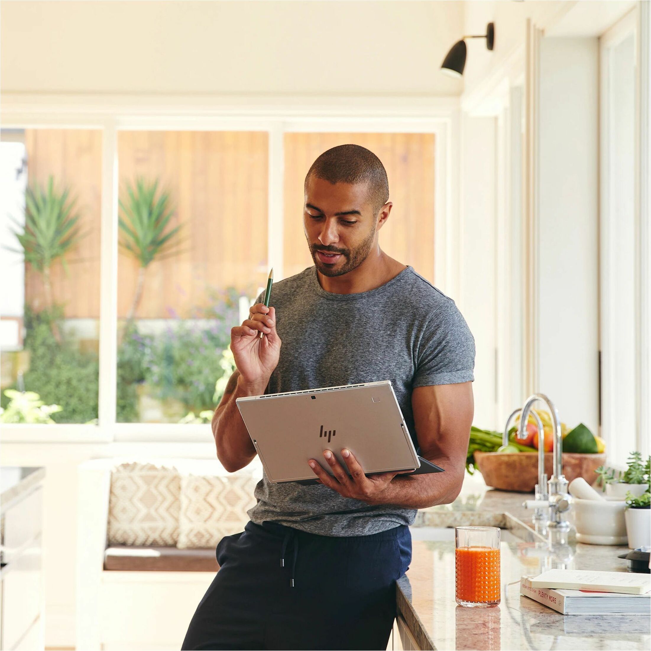 HP Elite x2 G8 13" Touchscreen Detachable 2 in 1 Notebook - Intel Core i5 11th Gen i5-1145G7 - vPro Technology - 16 GB - 256 GB SSD - Intel Chip - 3000 x 2000 - Windows 11 Pro - Intel Iris X? Graphics - In-plane Switching (IPS) Technology, BrightView - Front Camera/Webcam - IEEE 802.11ax Wireless LAN Standard — life style