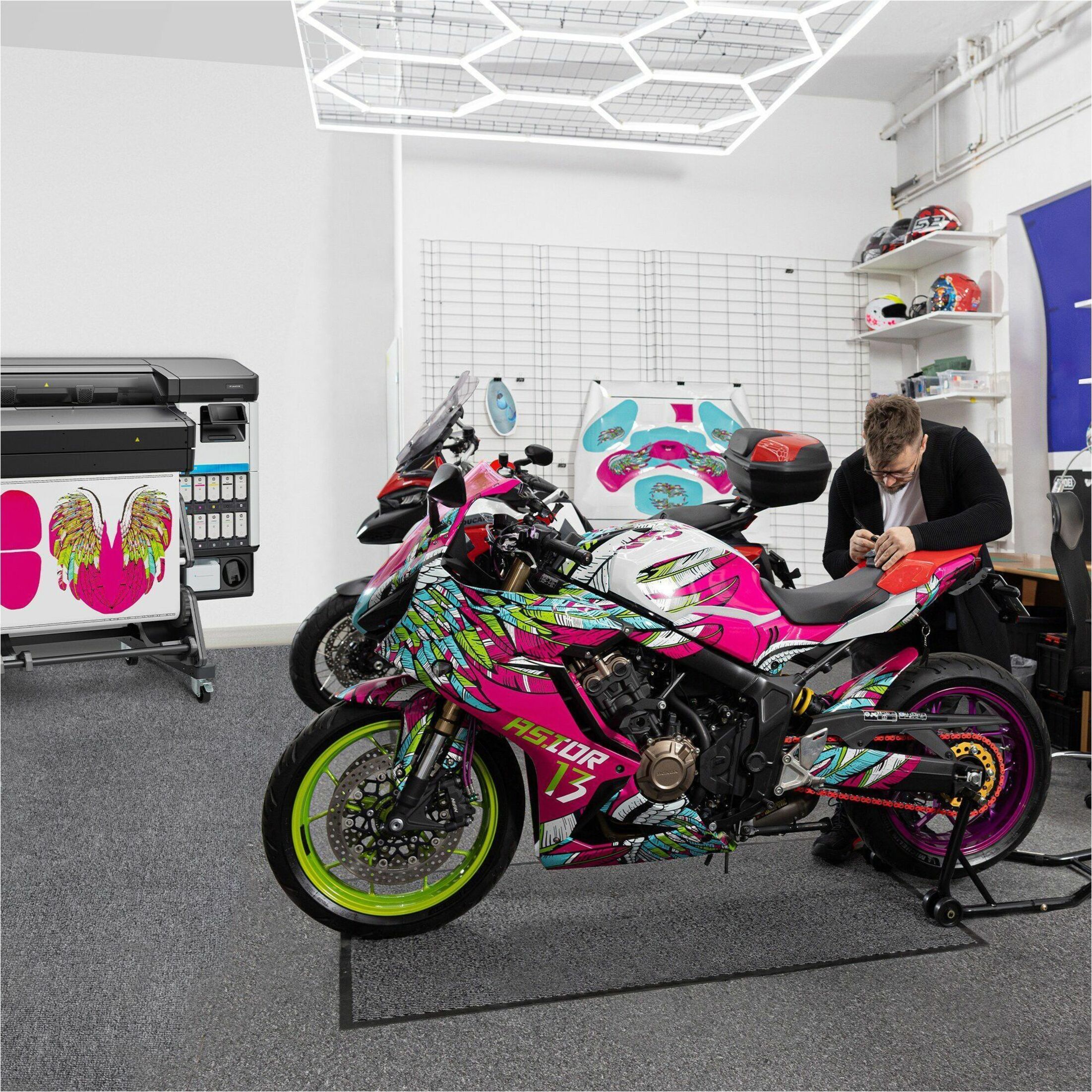 HP Latex 630 Inkjet Large Format Printer - Includes Printer, Cutter - Color - 9 Color(s) - 376.7 ft²/h Color Speed - 1200 x 1200 dpi - USB - Ethernet - Plain Paper, Banner, Poster Paper, Label, Film, Adhesive Vinyl, Canvas, Synthetic Paper, Mesh - Floor Standing Supported — alternate image1