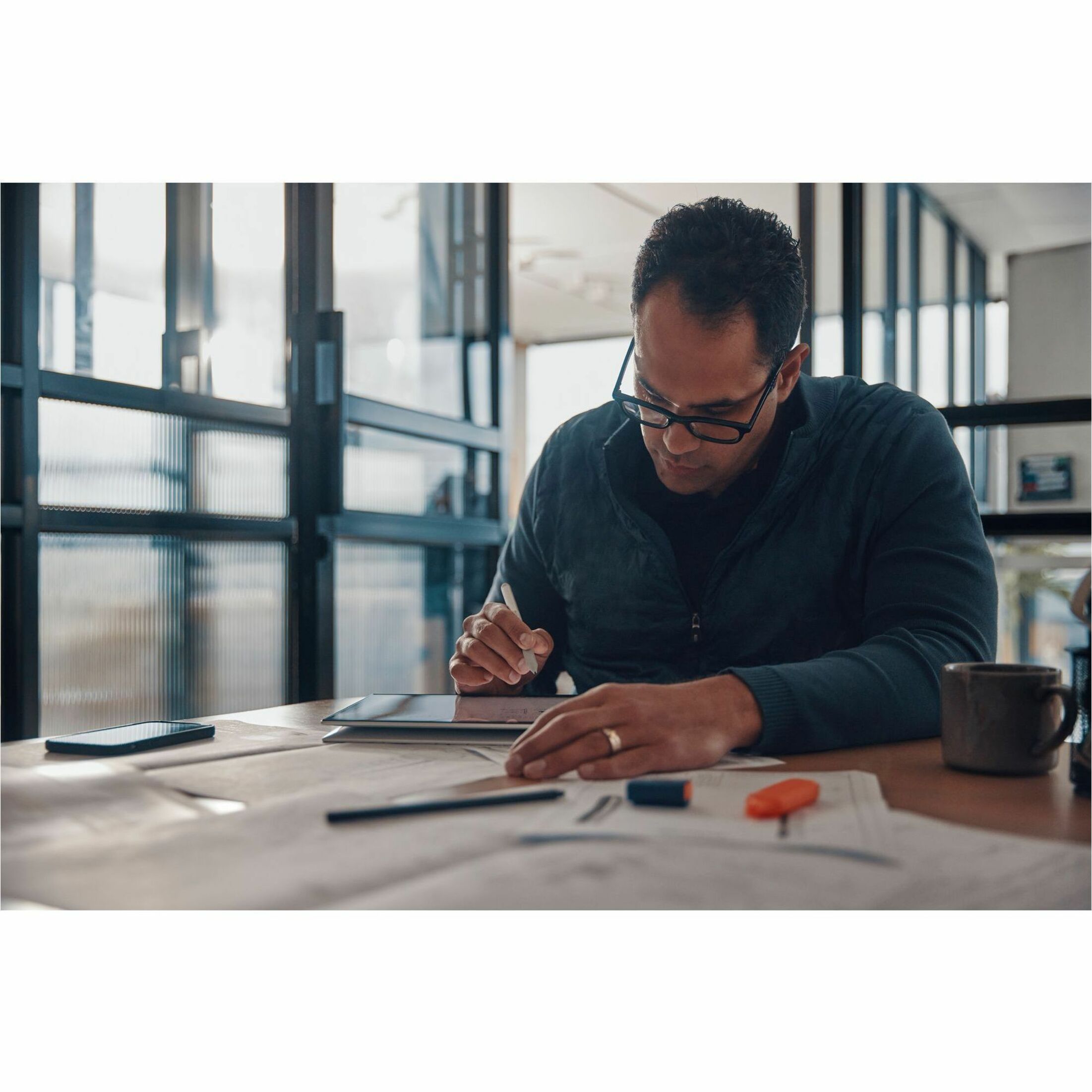HP Elite x360 1040 G10 14" Touchscreen Convertible 2 in 1 Notebook - WUXGA - 60 Hz - Intel Core i7 13th Gen i7-1365U - 32 GB - 2 TB SSD - Intel Chip - LTE Advanced - 1920 x 1200 - BrightView - Front Camera/Webcam - 4G - IEEE 802.11ax Wireless LAN Standard — alternate image5