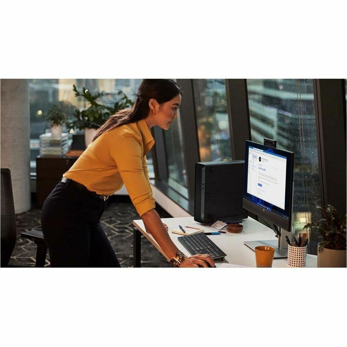 HP Elite 800 G9 Desktop Computer - Intel Core i5 12th Gen i5-12500 - 16 GB - 256 GB SSD - Small Form Factor - Intel Q670 Chip — life style