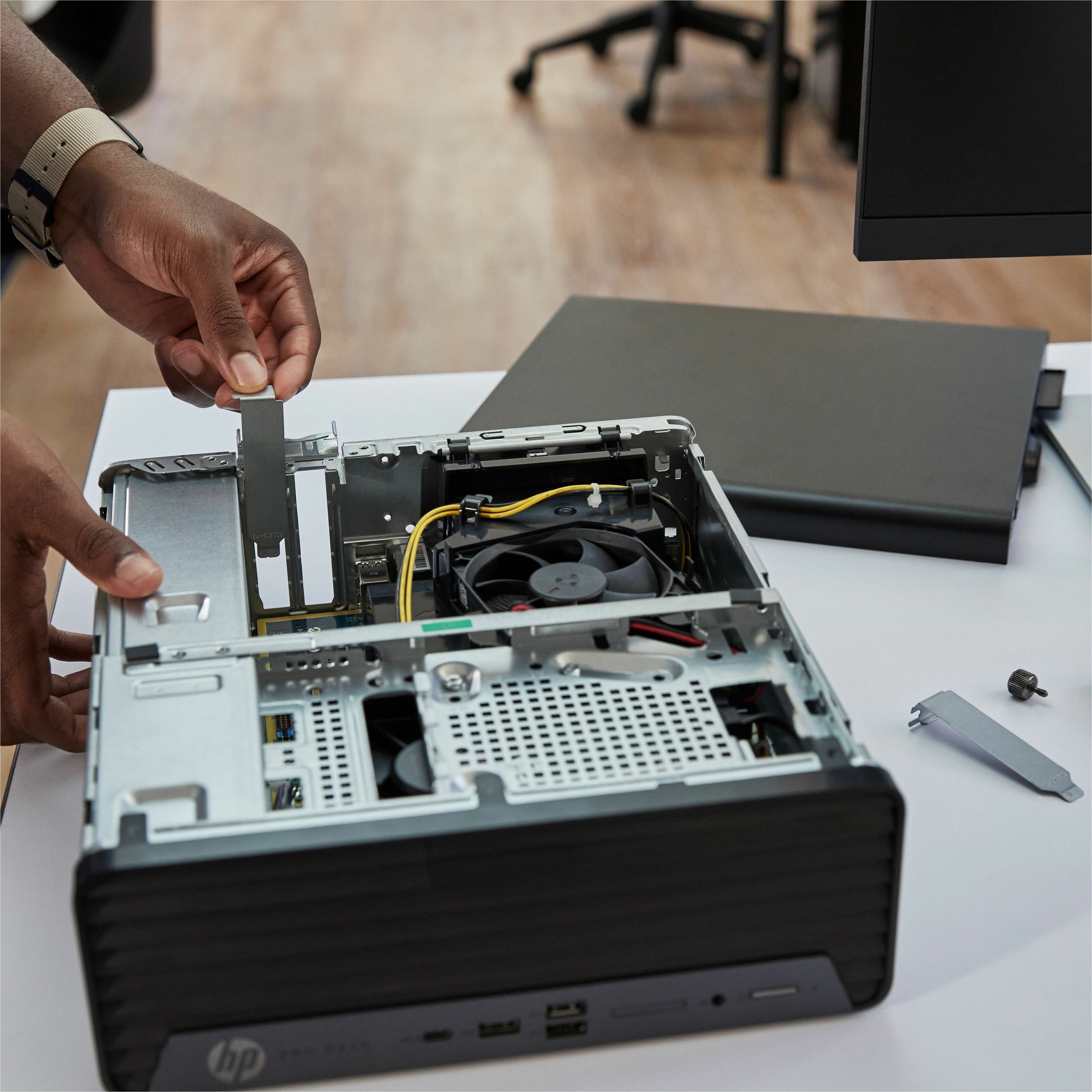 HP Pro SFF 400 G9 Desktop Computer - Intel Core i5 12th Gen i5-12500 - 16 GB - 512 GB SSD - Small Form Factor - Intel Q670 Chip - 240 W — alternate image1