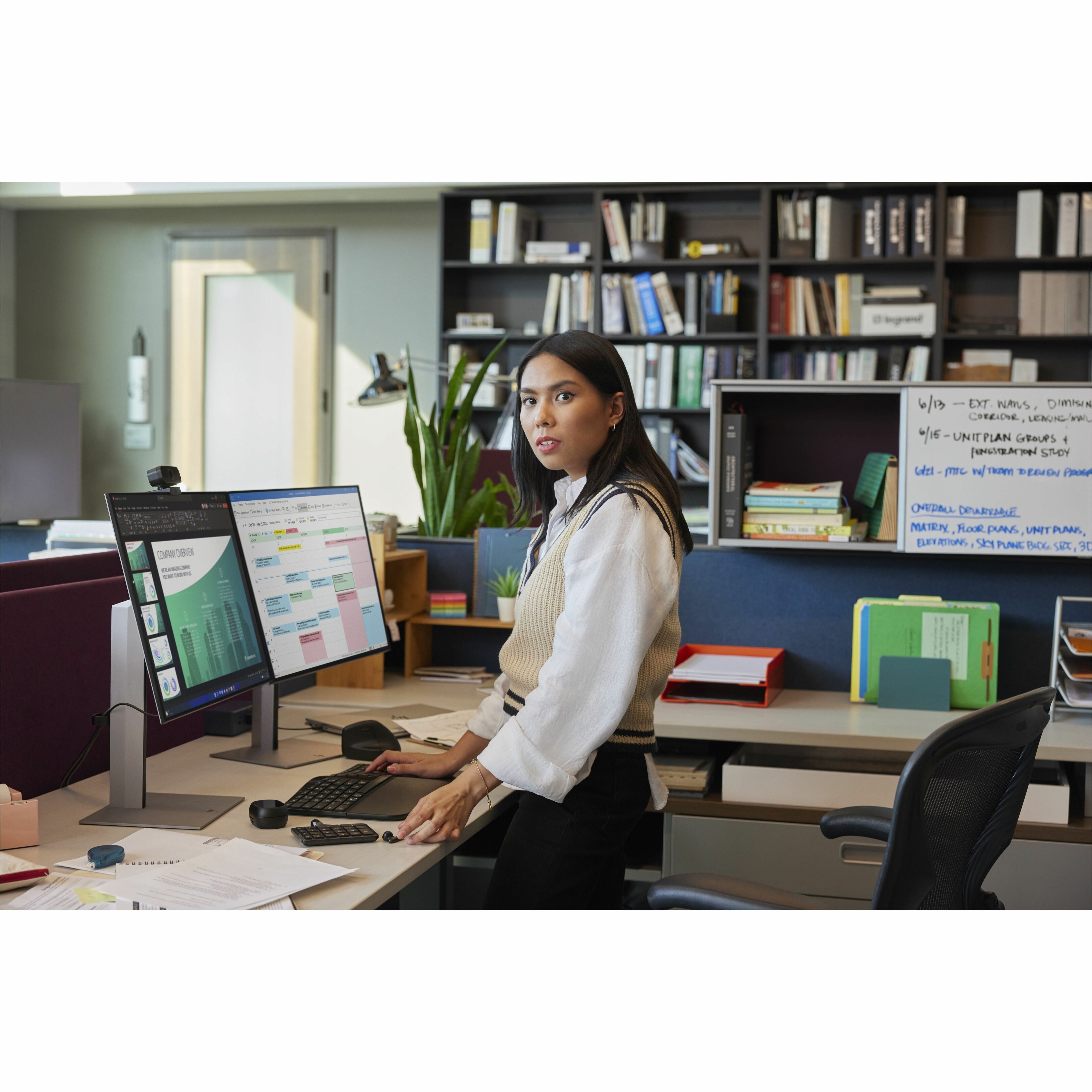 HP 724pn 24" Class WUXGA LCD Monitor - 16:10 - 24" Viewable - In-plane Switching (IPS) Technology - 1920 x 1200 - 16.7 Million Colors - 350 Nit - 5 ms - 100 Hz Refresh Rate - Swivel, Height, Pivot, Tilt - HDMI - DisplayPort - USB Hub — alternate image1