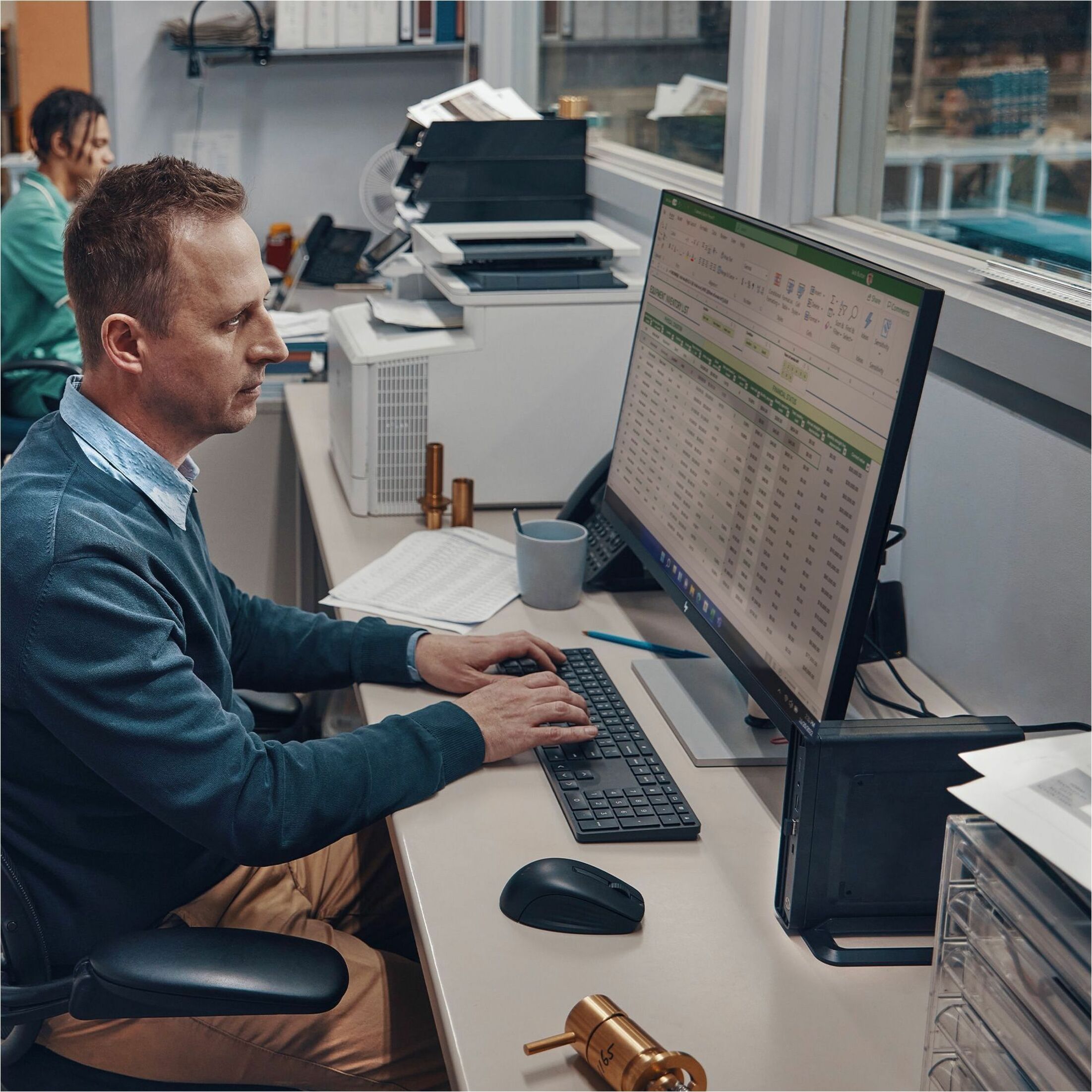 HP Elite Mini 600 G9 Desktop Computer - Intel Core i5 12th Gen i5-12500T - 16 GB - 256 GB SSD - Mini PC - Intel Q670 Chip - Windows 11 Pro - Intel UHD Graphics 770 DDR5 SDRAM - 90 W — life style
