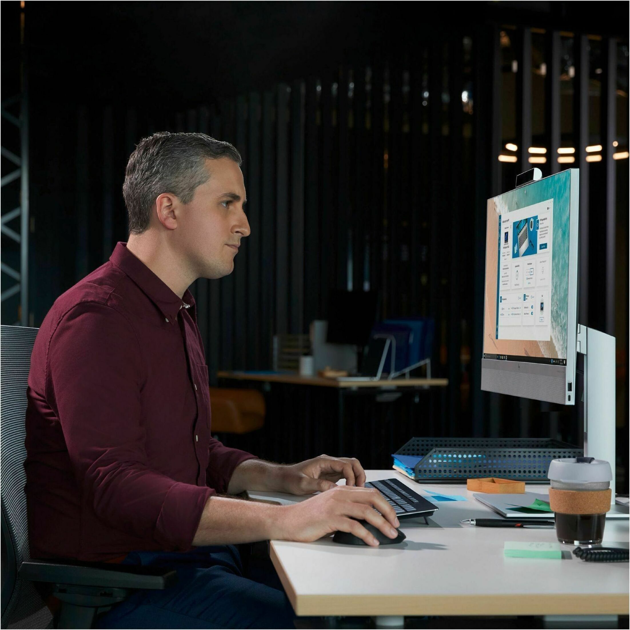 HP EliteOne 840 G9 All-in-One Computer - Intel Core i7 14th Gen i7-14700 - vPro Technology - 16 GB - 256 GB SSD - 23.8" Full HD - Desktop - Intel Q670 Chip - 1920 x 1080 — alternate image1