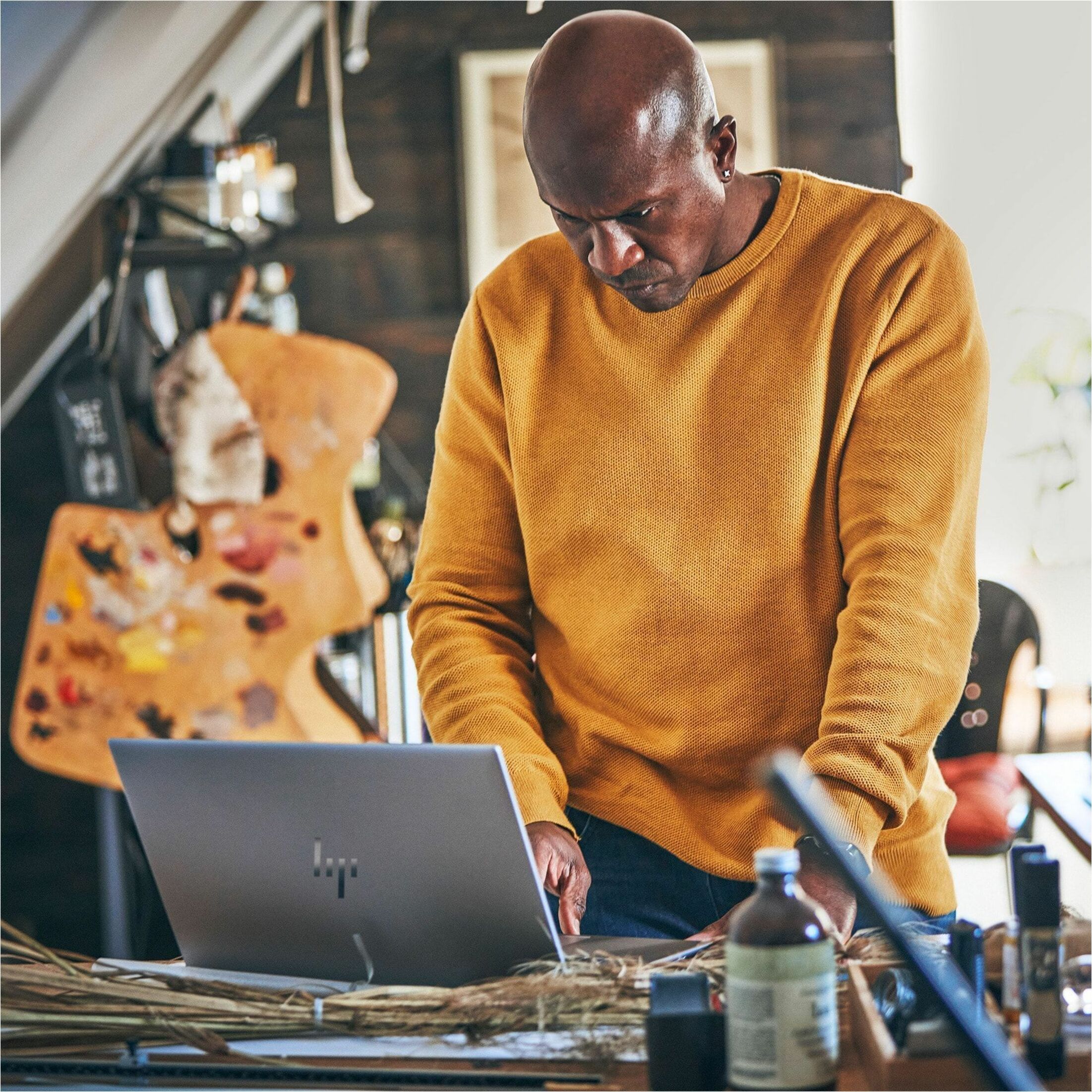 HP ZBook Studio G11 16" Mobile Workstation - WQUXGA - 120 Hz - Intel Core Ultra 9 185H - 64 GB - 512 GB SSD - Intel Chip - 3840 x 2400 - Windows 11 Pro - NVIDIA RTX 3000 Ada Generation with 8 GB, Intel Arc Graphics - In-plane Switching (IPS) Technology, DreamColor - Front Camera/Webcam - IEEE 802.11be Wireless LAN Standard — alternate image4