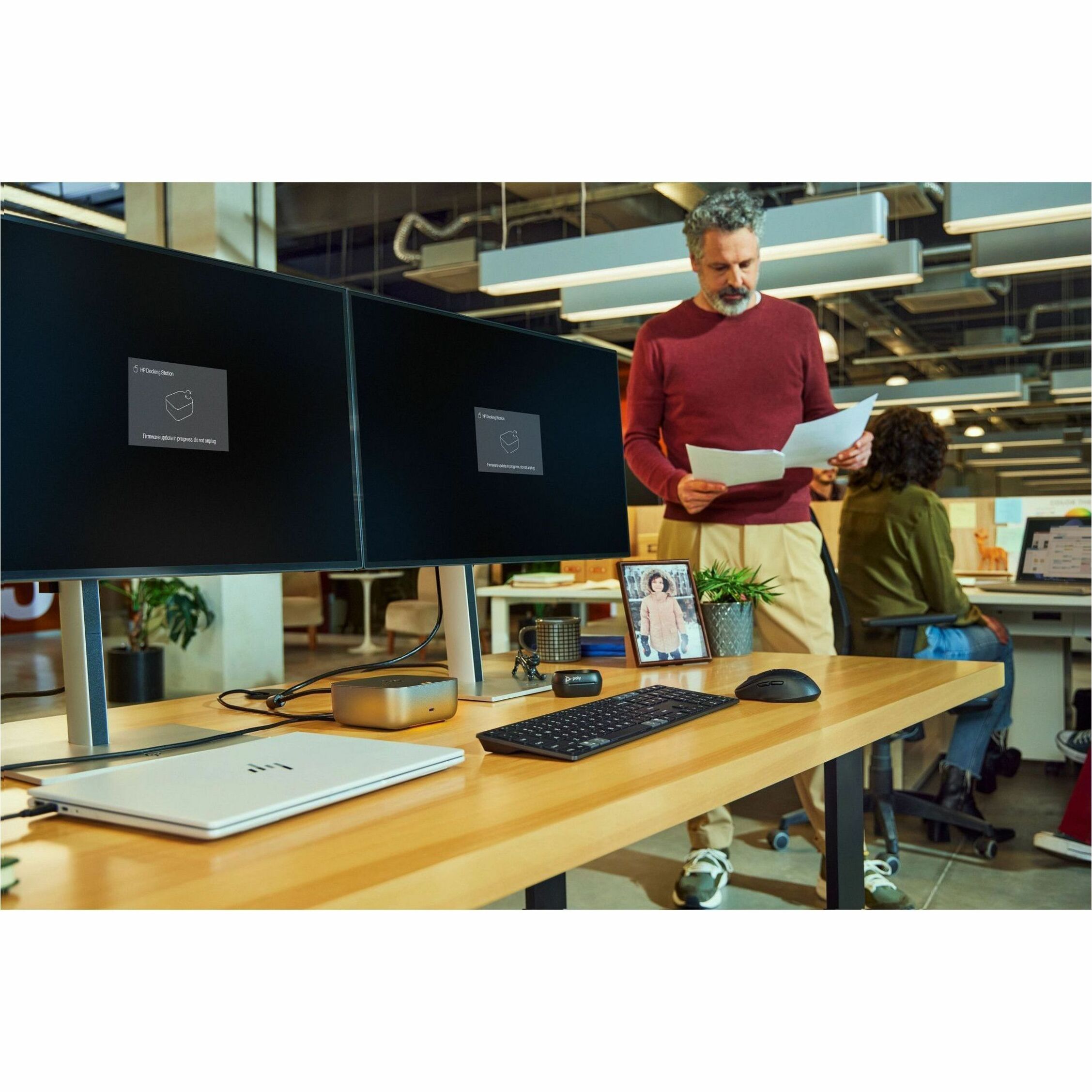 HP Thunderbolt 4 100W G6 Dock - for Desktop PC, Notebook - Charging Capability - 120 W - Thunderbolt 4 - 4 Displays Supported - 5 x USB Ports - 3 x USB Type-A Ports - USB Type-A - 2 x USB Type-C Ports - USB Type-C - 1 x RJ-45 Ports - Network (RJ-45) - 1 x HDMI Ports - HDMI - 2 x DisplayPorts - DisplayPort - Thunderbolt - 1 x Thunderbolt 4 Ports - Wired - 2.5 Gigabit Ethernet - Windows 10, Windows 11, macOS, Linux, ChromeOS, ThinPro - 100W — alternate image4