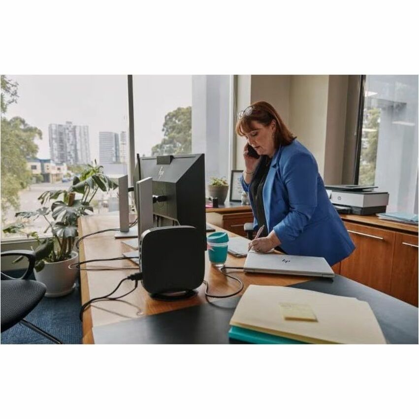 HP Elite t660 Thin Client - Intel U-series U300E Penta-core (5 Core) 1.10 GHz - TAA Compliant - Intel Chip - 8 GB RAM DDR5 SDRAM - 32 GB Flash - Intel - Gigabit Ethernet - HP ThinProFrench) - DisplayPort - Network (RJ-45) - 7 Total USB Port(s) - 2 USB 2.0 Port(s) - USB Type-C - French Keyboard - 45 W — alternate image1