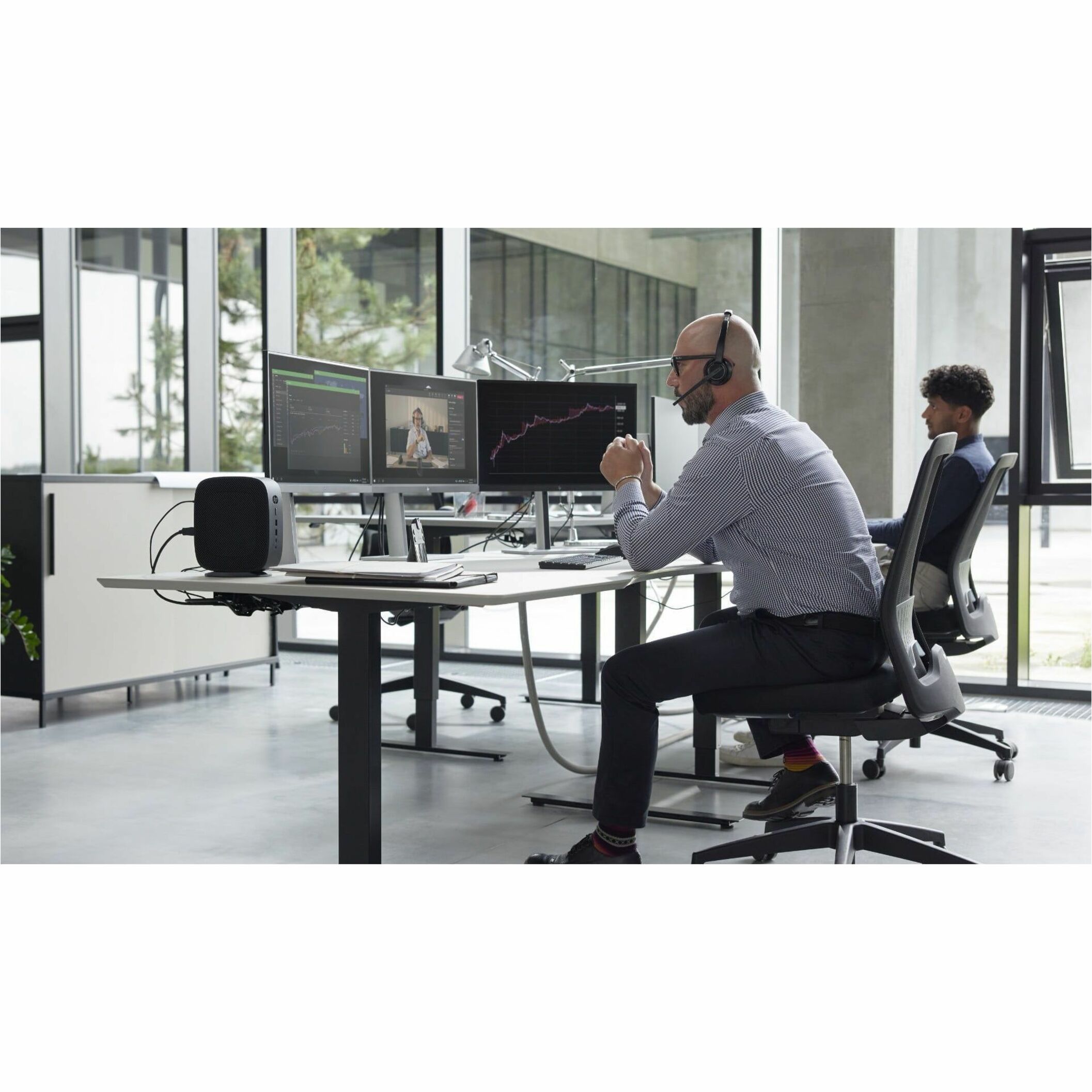 HP Elite t660 Thin Client - Intel U-series U300E Penta-core (5 Core) 1.10 GHz - TAA Compliant - Intel Chip - 8 GB RAM DDR5 SDRAM - 64 GB Flash - Intel - Gigabit Ethernet - Windows 11English) - DisplayPort - Network (RJ-45) - 7 Total USB Port(s) - 2 USB 2.0 Port(s) - USB Type-C — life style