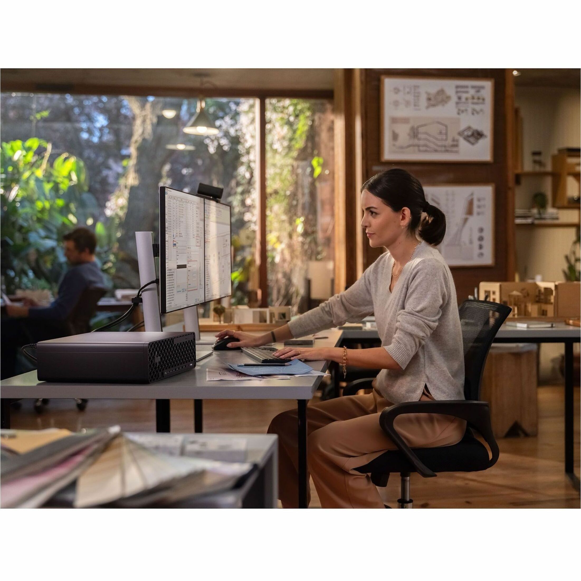 HP Z2 G1i Workstation - Intel Core Ultra 7 265 - 32 GB - 1 TB SSD - Small Form Factor - Black - Intel W880 Chip - Windows 11 Pro - Intel Graphics - English Keyboard - Ethernet — life style