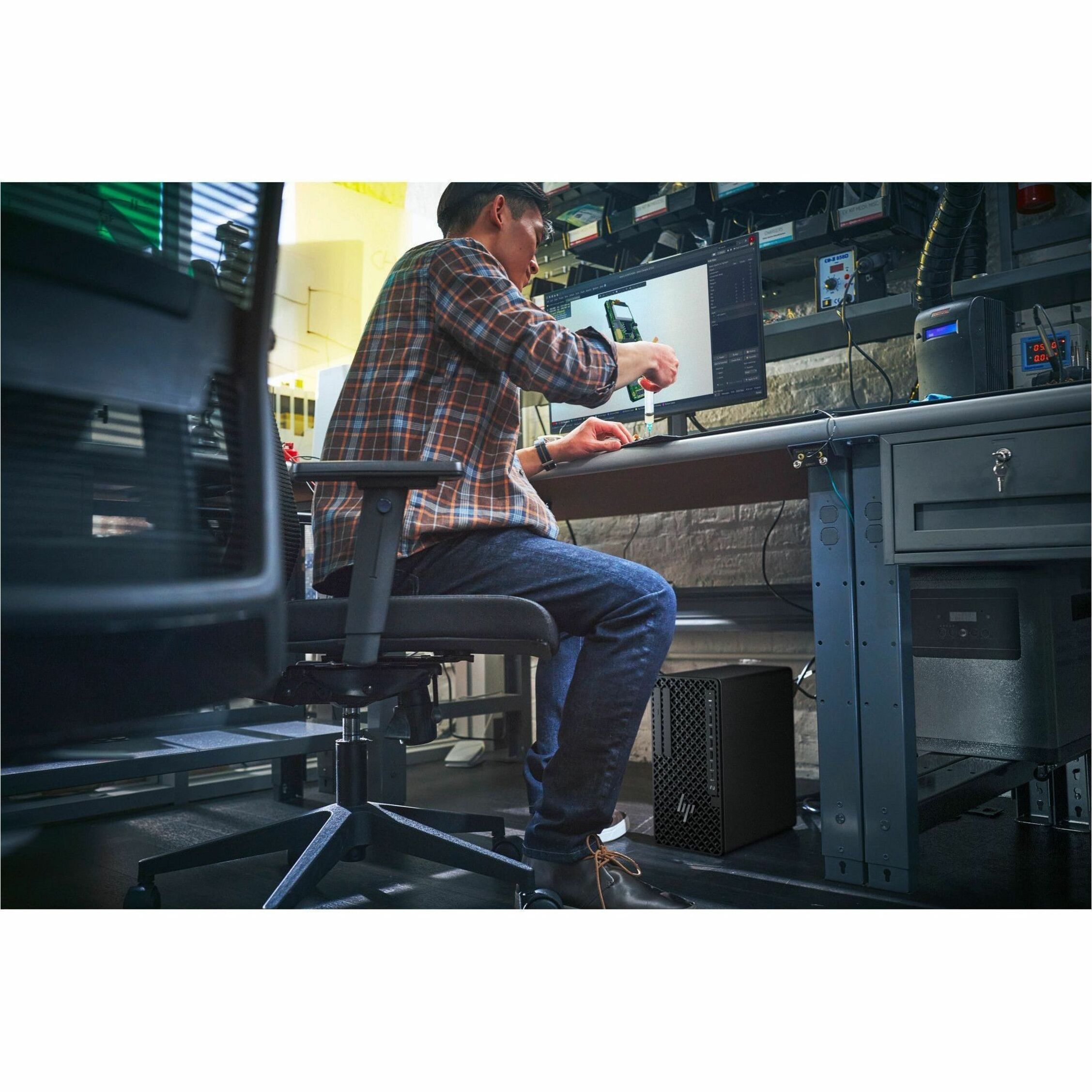 HP Z1 G1i Desktop Computer - Intel Core Ultra 7 265 - 32 GB - 1 TB SSD - Tower - Black - Intel Q870 Chip - Windows 11 Pro - Intel DDR5 SDRAM - English Keyboard - 500 W — life style