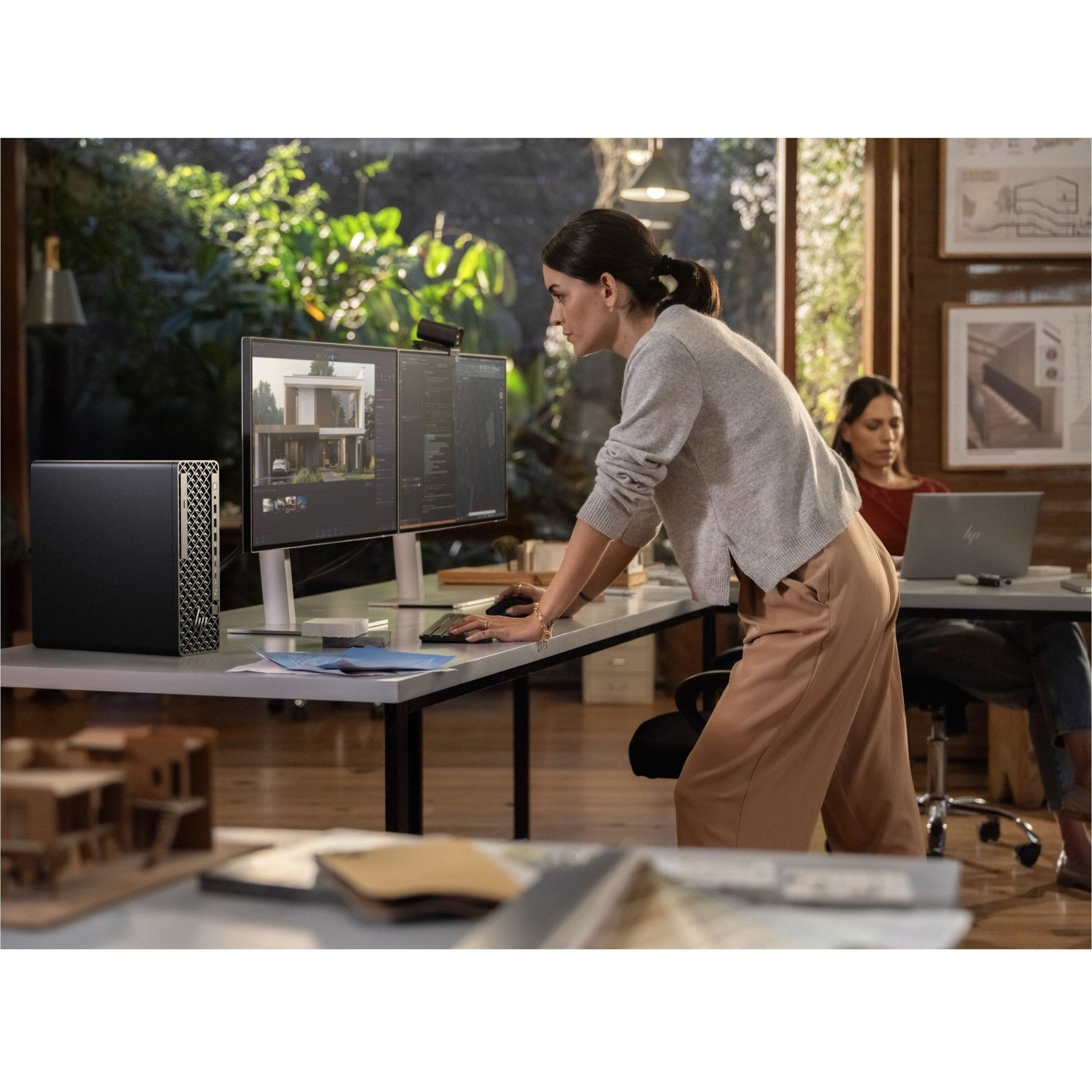 HP Z2 G1i Workstation - Intel Core Ultra 9 285K - 32 GB - 1 TB SSD - Small Form Factor - Black - Intel W880 Chip - Windows 11 Pro - NVIDIA RTX 4000 Ada Generation 20 GB Graphics - English Keyboard - Ethernet — life style