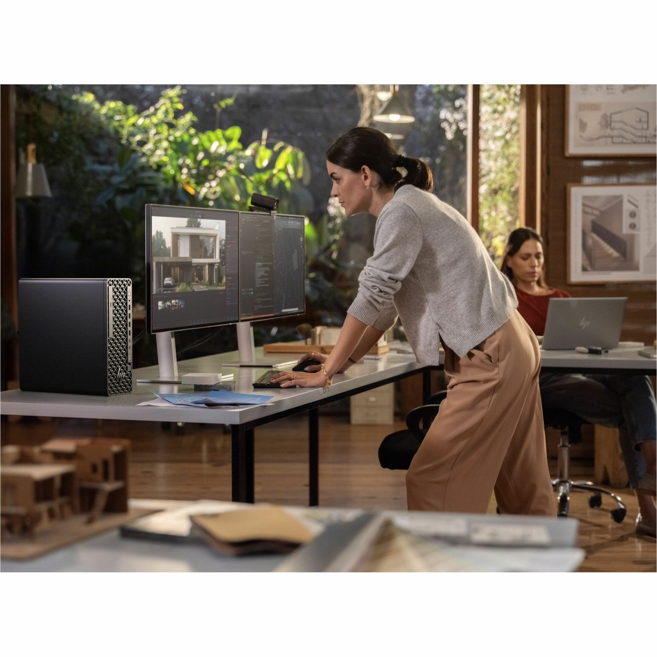 HP Z2 G1i Workstation - Intel Core Ultra 7 265 - 32 GB - 1 TB SSD - Small Form Factor - Black - Intel W880 Chip - Windows 11 Pro - NVIDIA 16 GB Graphics - English Keyboard - Ethernet — alternate image1