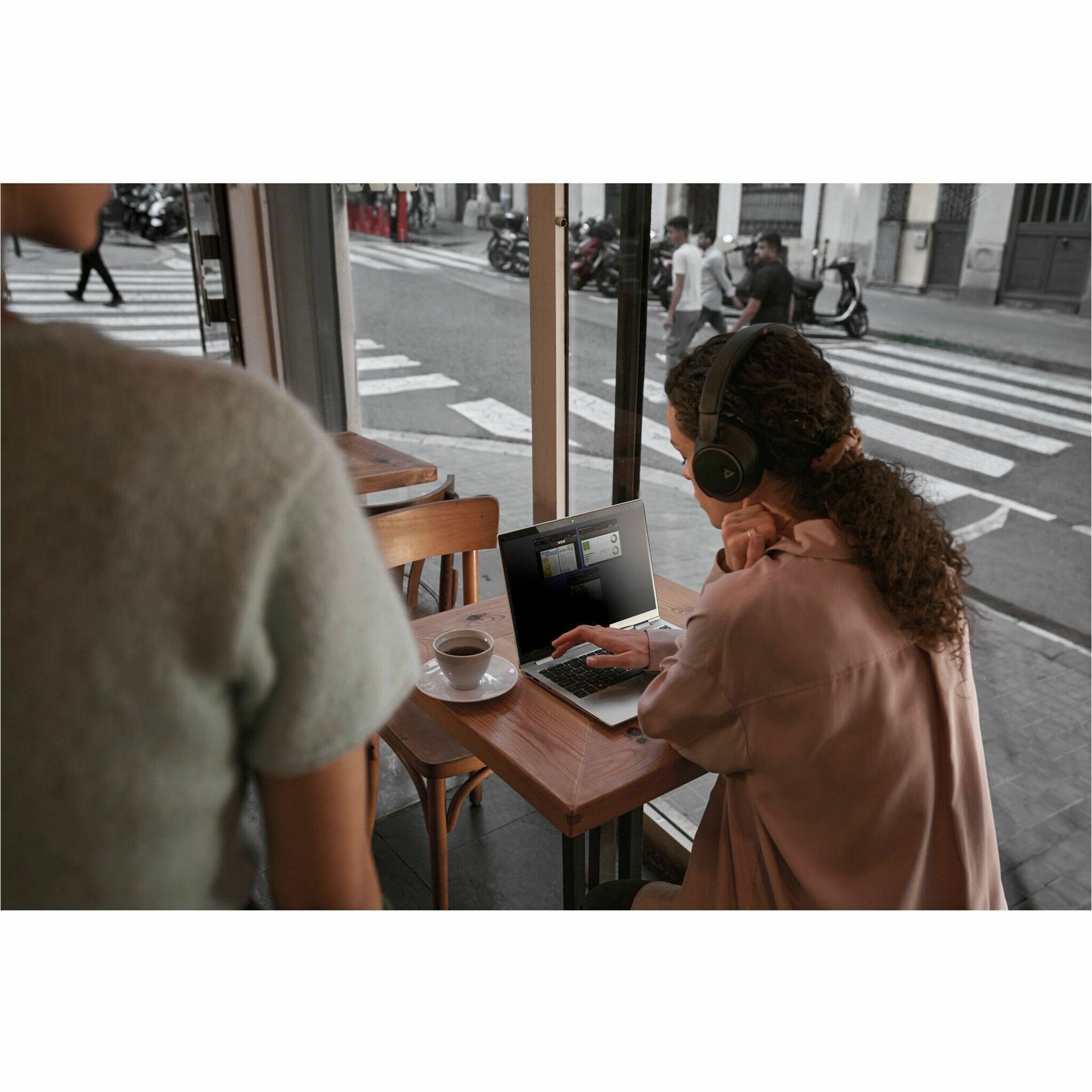 HP EliteBook 640 G11 14" Notebook - WUXGA - 60 Hz - Intel Core Ultra 5 125H - 16 GB - 512 GB SSD - Intel Chip - 1920 x 1200 - Intel Arc Graphics - IEEE 802.11ax Wireless LAN Standard - Wi-Fi 6E — alternate image1
