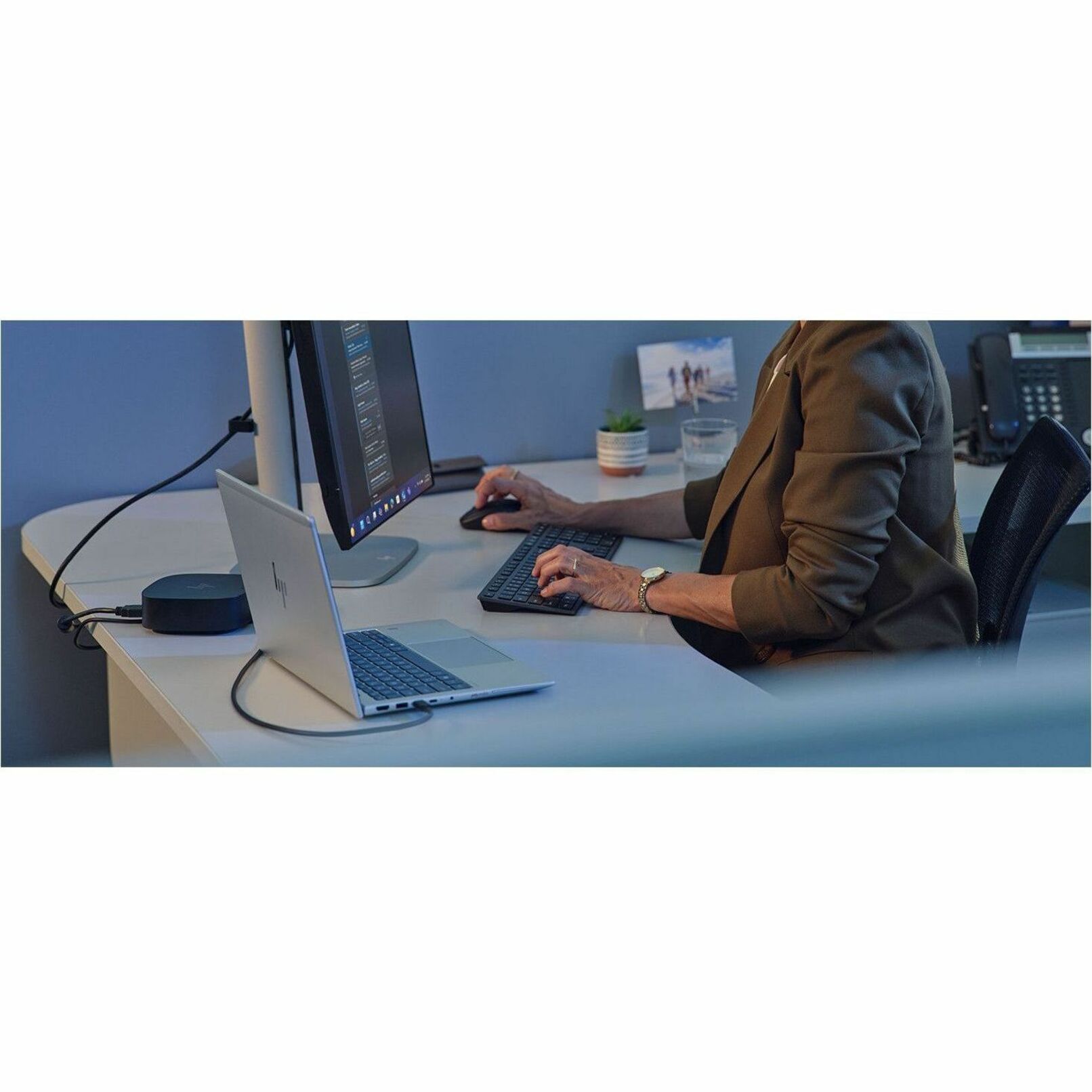 HP EliteBook 6 G1a 14" Notebook - AMD Ryzen 5 PRO Ryzen PRO 200 Series 230 - 32 GB - 512 GB SSD - AMD Chip - AMD — alternate image11