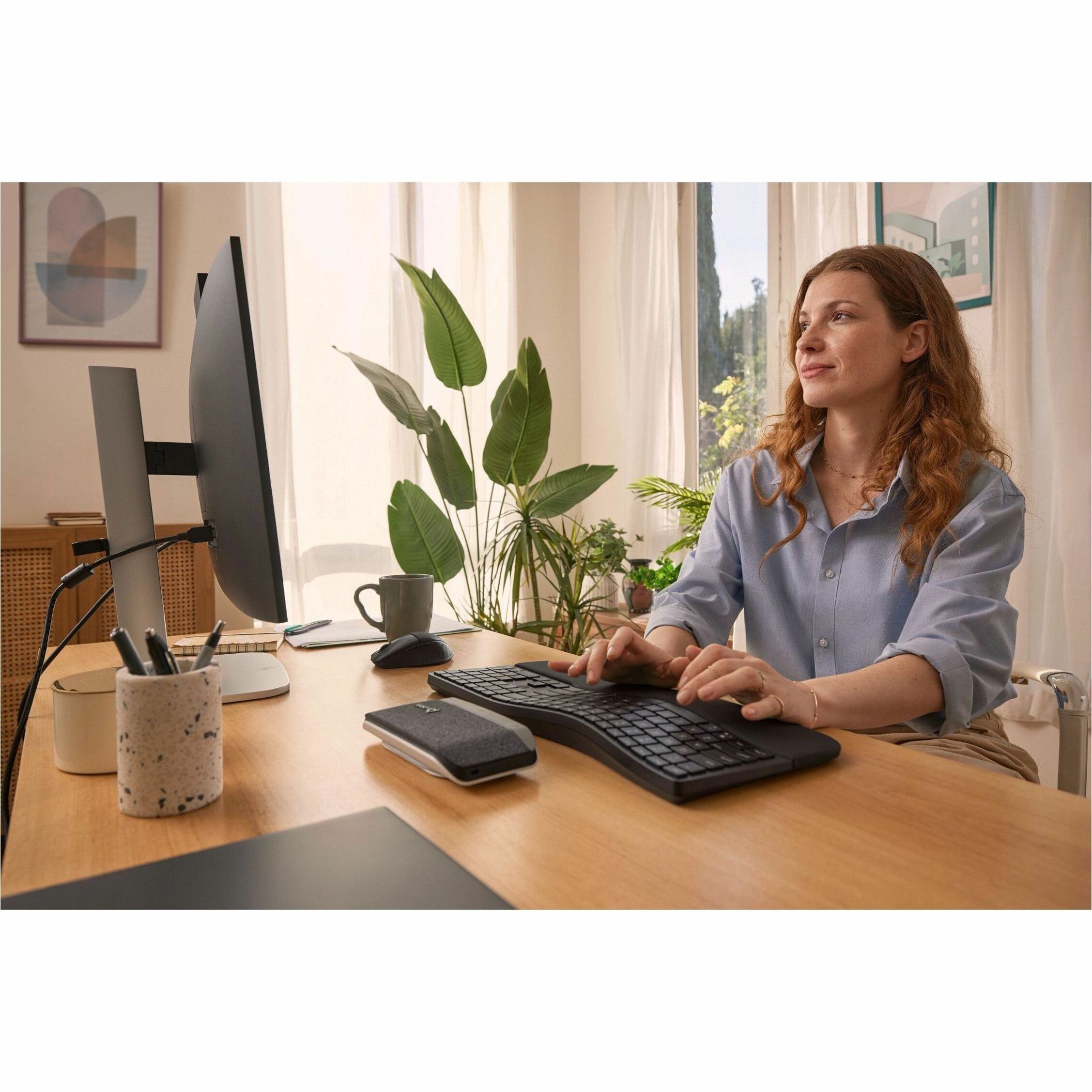 Sync 20-M Speakerphone USB-C/A Adapter (B95VMUT) - Wired/Wireless Bluetooth - Microsoft Teams, Google Meet - 3 Microphone(s) - 40 mm Speaker(s) - Black - Portable — alternate image3