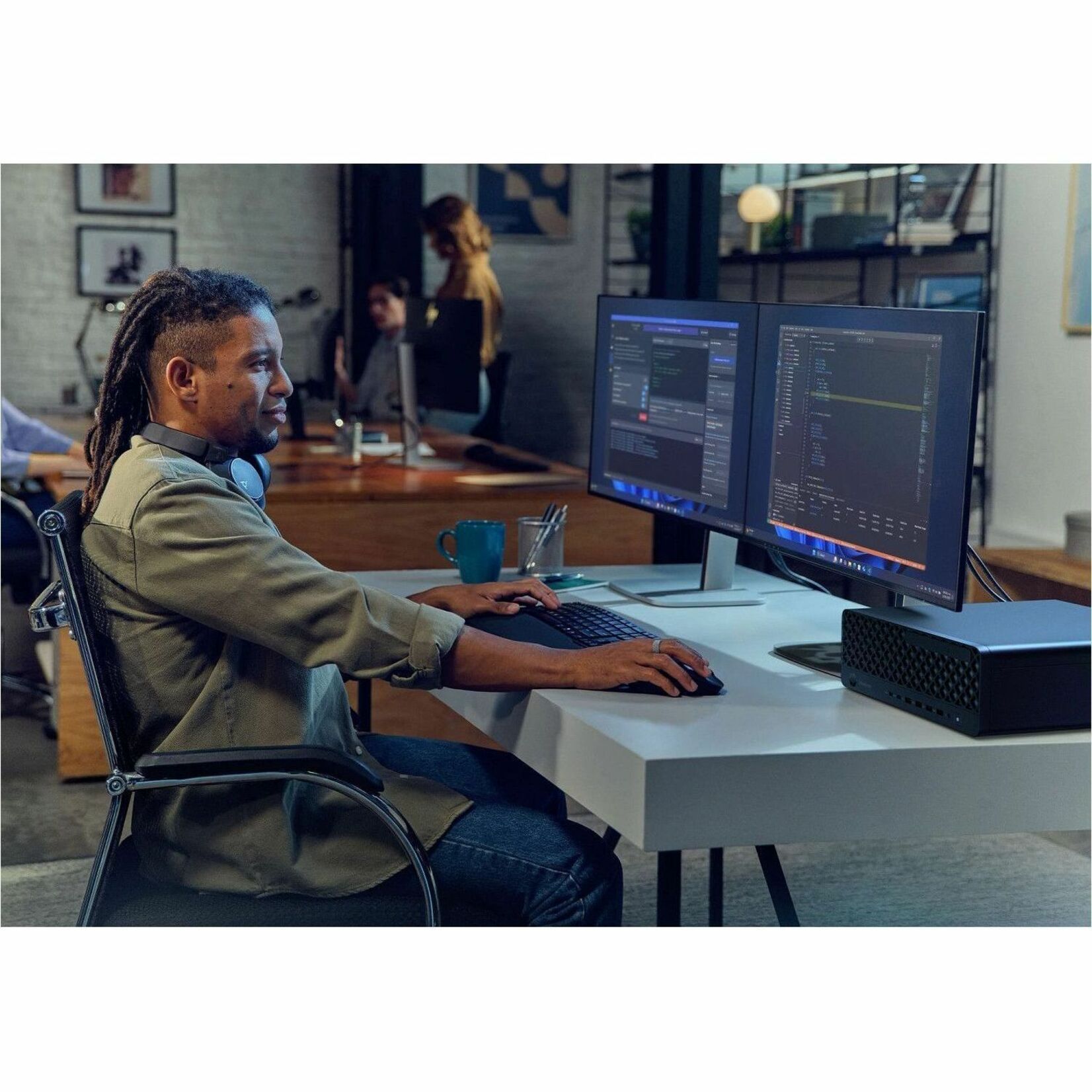 HP EliteDesk 8 G1i Desktop Computer - Intel Core Ultra 5 2nd Gen 235 - 16 GB - 256 GB SSD - Small Form Factor - Intel Q870 Chip — life style