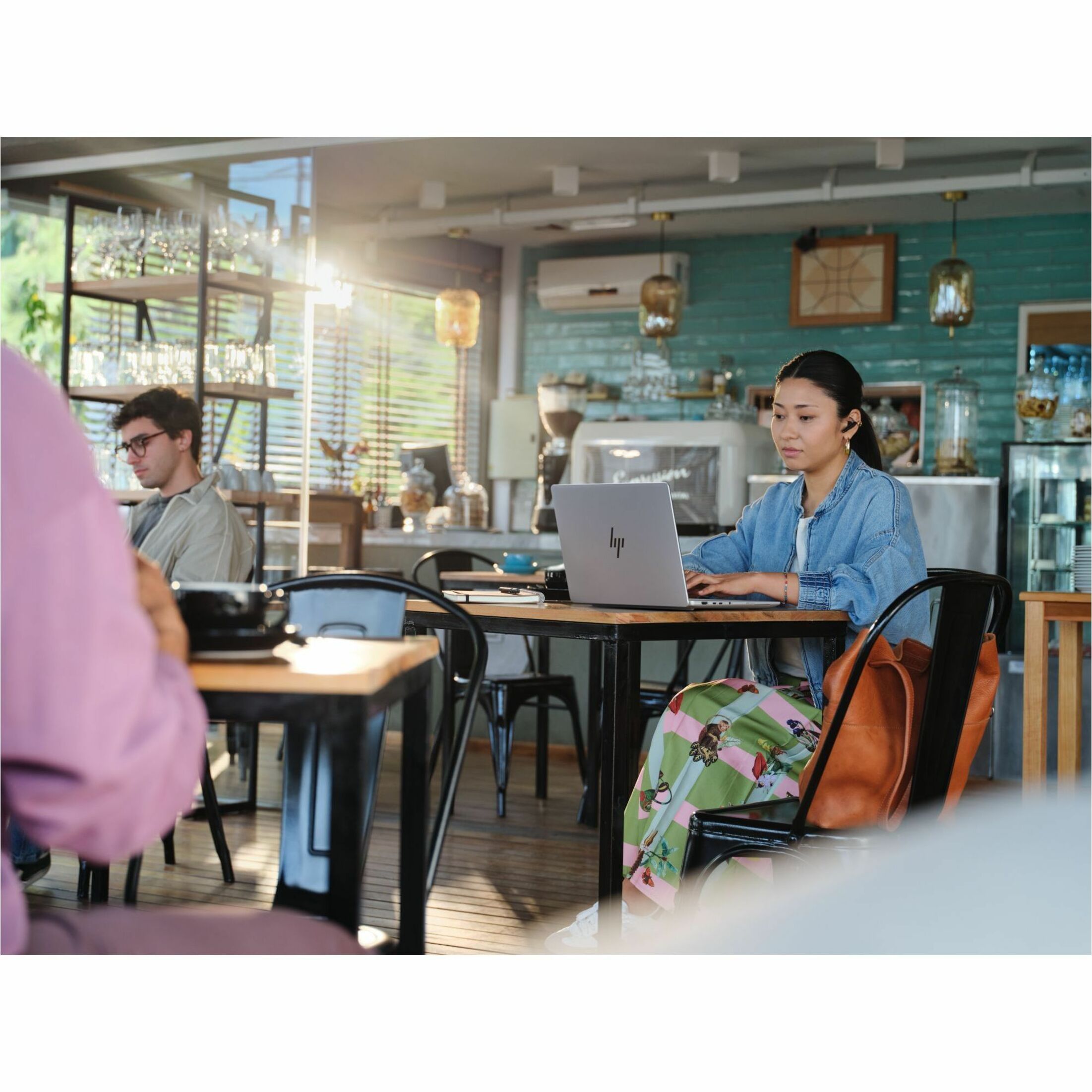 HP ZBook Ultra G1a 14" Mobile Workstation - AMD Ryzen AI Max+ PRO 395 - 4 TB SSD - AMD Chip - AMD - Front Camera/Webcam — alternate image11