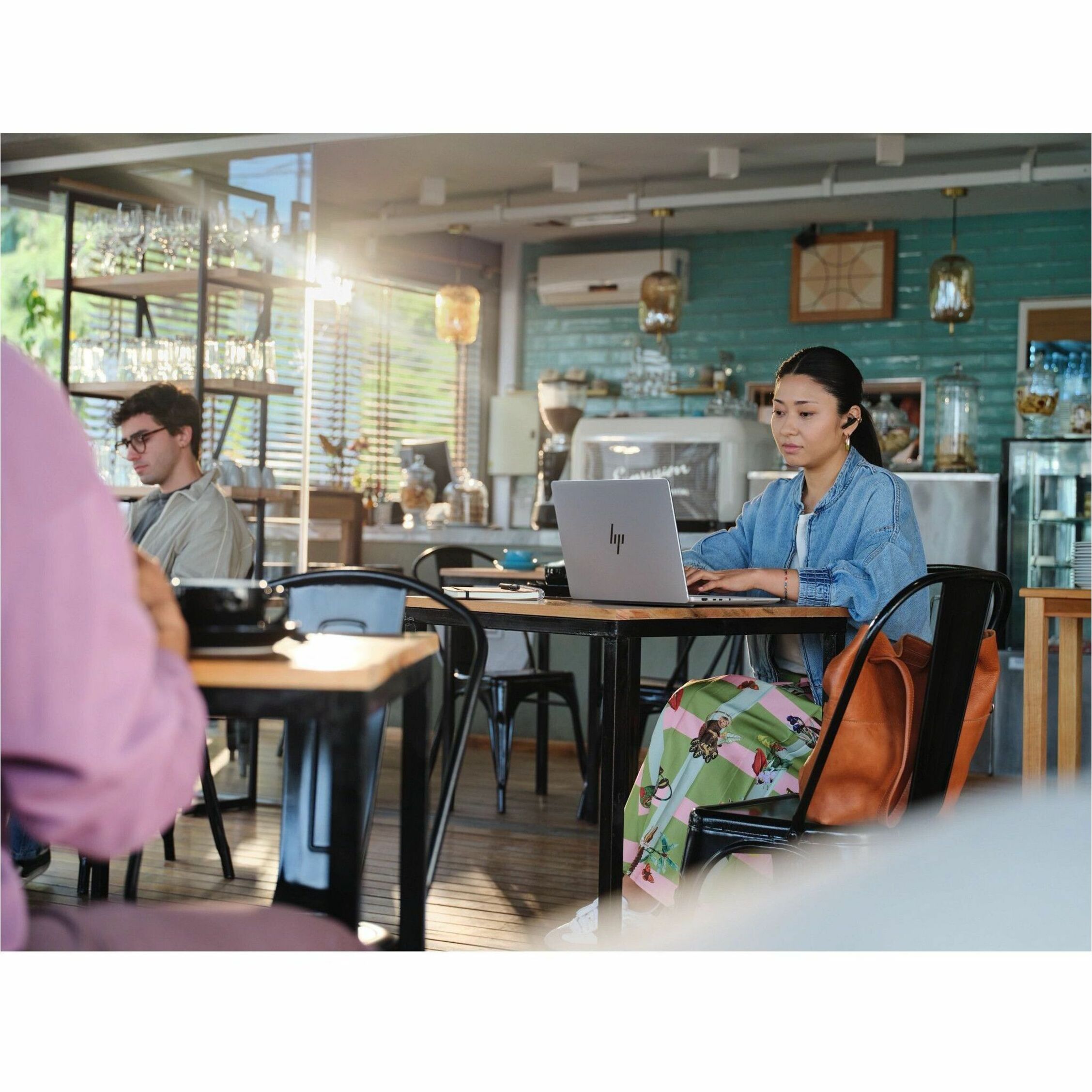 HP ZBook Ultra G1a 14" Mobile Workstation - AMD Ryzen AI Max+ PRO 395 - 512 GB SSD - AMD Chip - AMD - Front Camera/Webcam — alternate image12