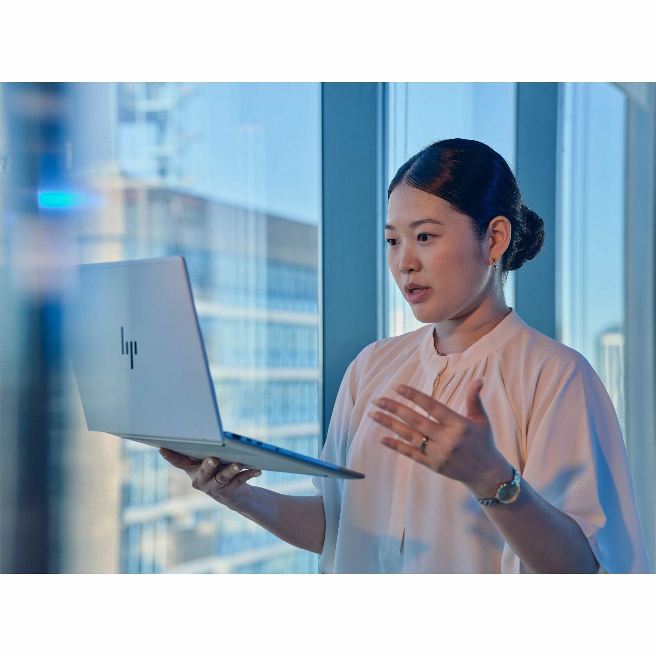 HP EliteBook 8 G1a 14" Notebook - AMD Ryzen 5 PRO 230 - 32 GB - 1 TB SSD - AMD Chip - AMD Radeon Graphics - Front Camera/Webcam — alternate image12