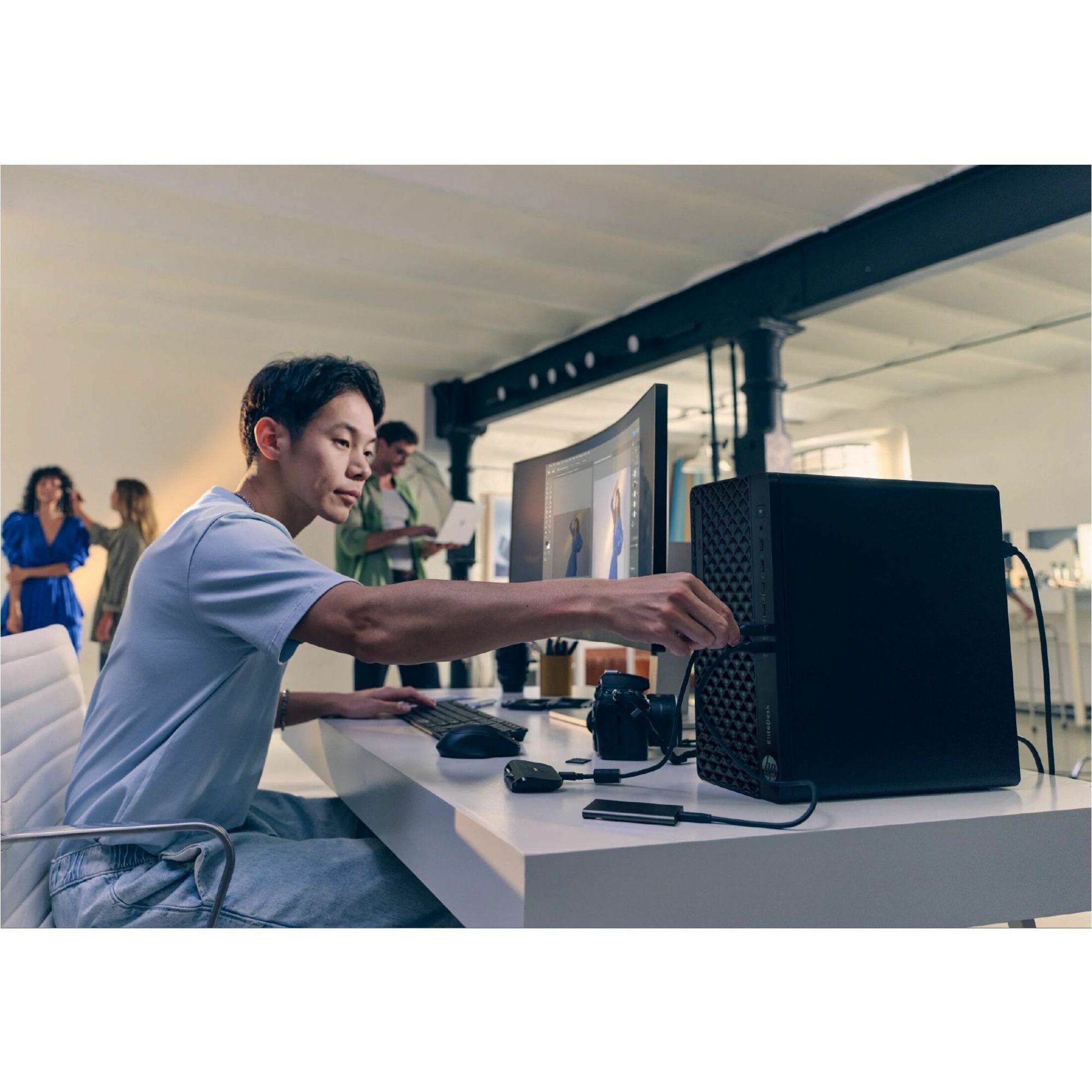 HP EliteDesk 8 G1i Desktop Computer - Intel Core Ultra 7 2nd Gen 265 - 32 GB - 1 TB SSD - Tower - Intel Q870 Chip — life style