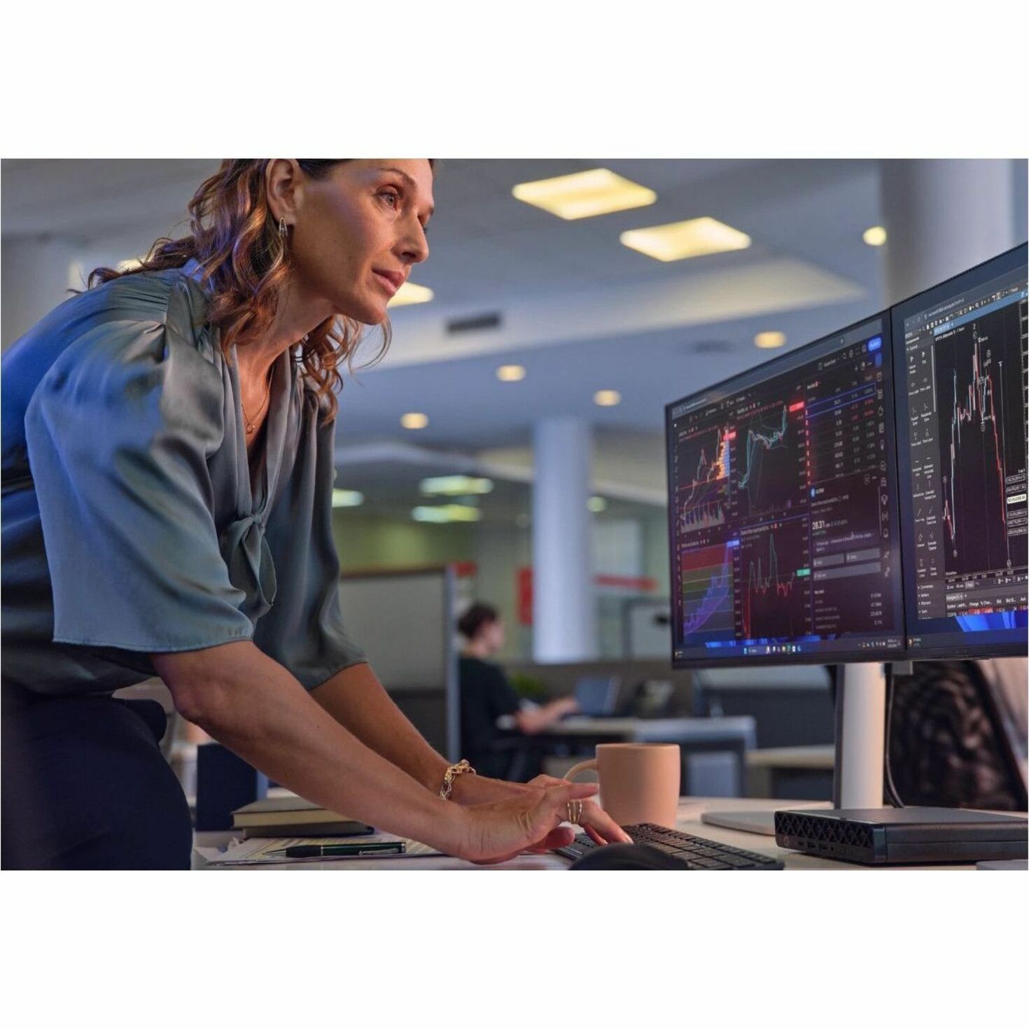 HP EliteDesk 8 G1a Desktop Computer - AMD Ryzen 5 PRO Ryzen 200 Series 215 - 16 GB - 512 GB PCI Express NVMe 4.0 x4 SSD - Mini PC - AMD Chip - AMD Radeon 740M Graphics DDR5 SDRAM — alternate image11