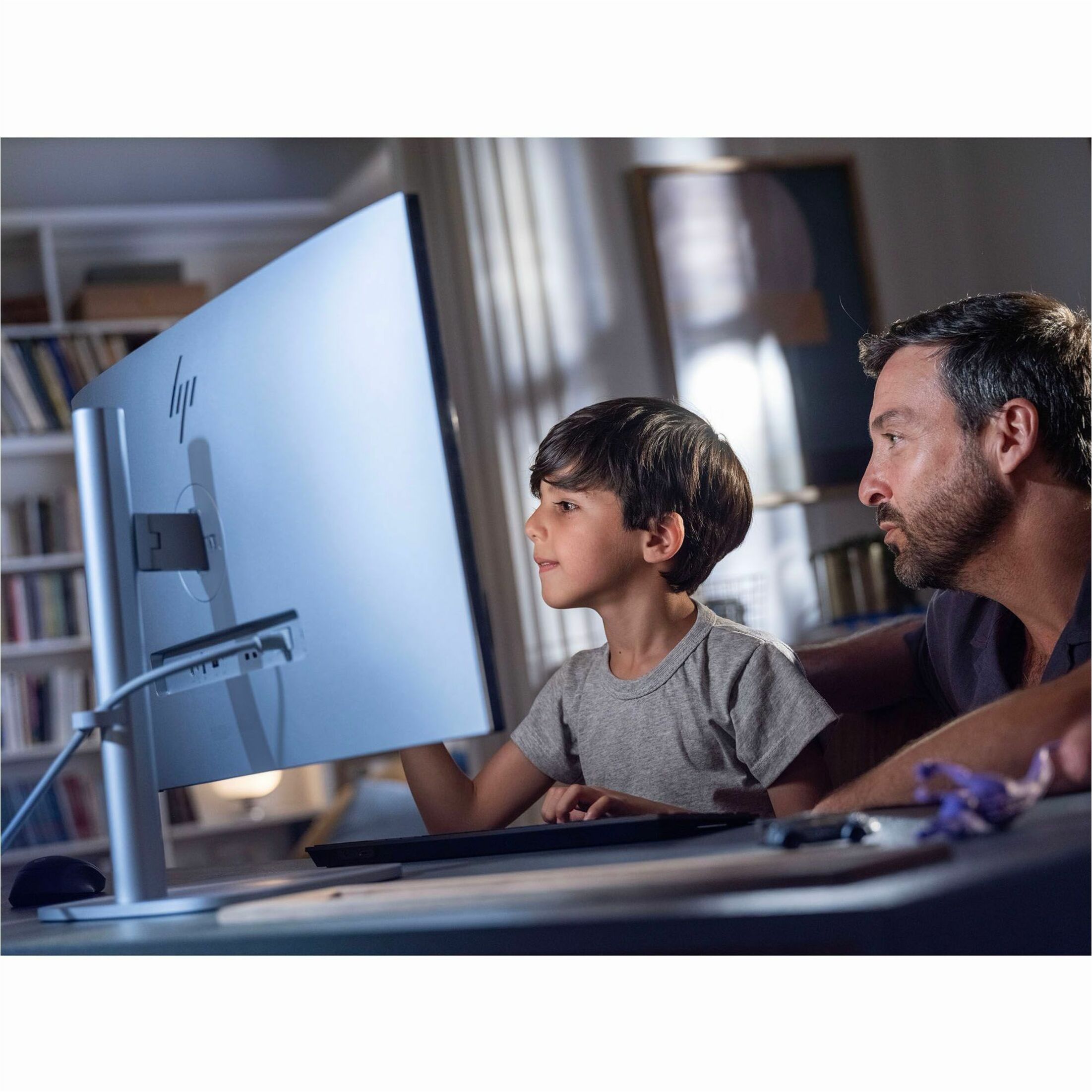 HP EliteStudio 8 AiO G1i All-in-One Computer - Intel Core Ultra 5 Series 2 235 - 16 GB - 256 GB PCI Express NVMe SSD - Desktop - Intel Q870 Chip - 280 W — life style