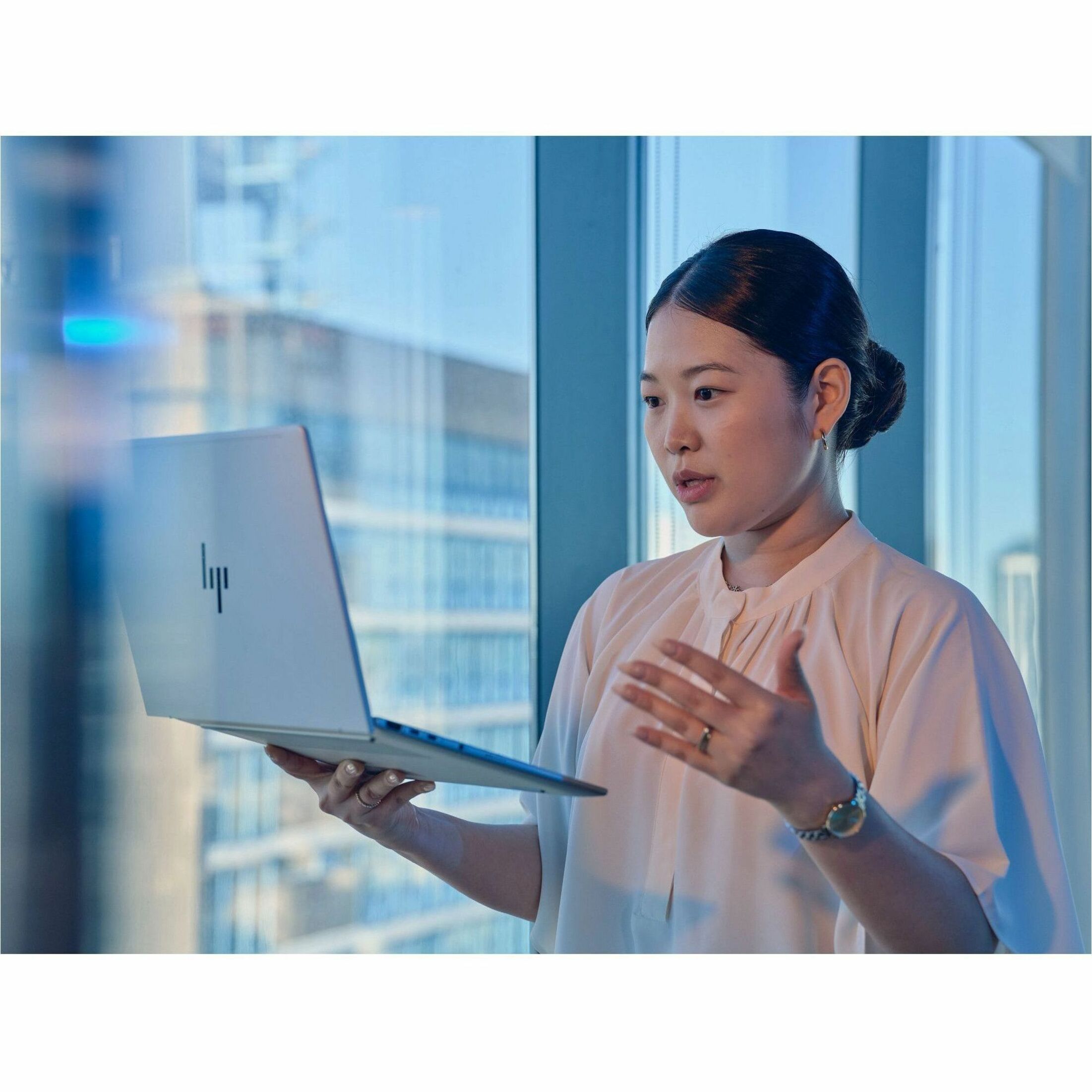 HP EliteBook 8 G1a 14" Notebook - AMD Ryzen AI 5 PRO Ryzen AI PRO 300 Series 340 - 16 GB - 256 GB SSD - AMD Chip - AMD Radeon Graphics - 19.25 Hours Battery Run Time — alternate image2
