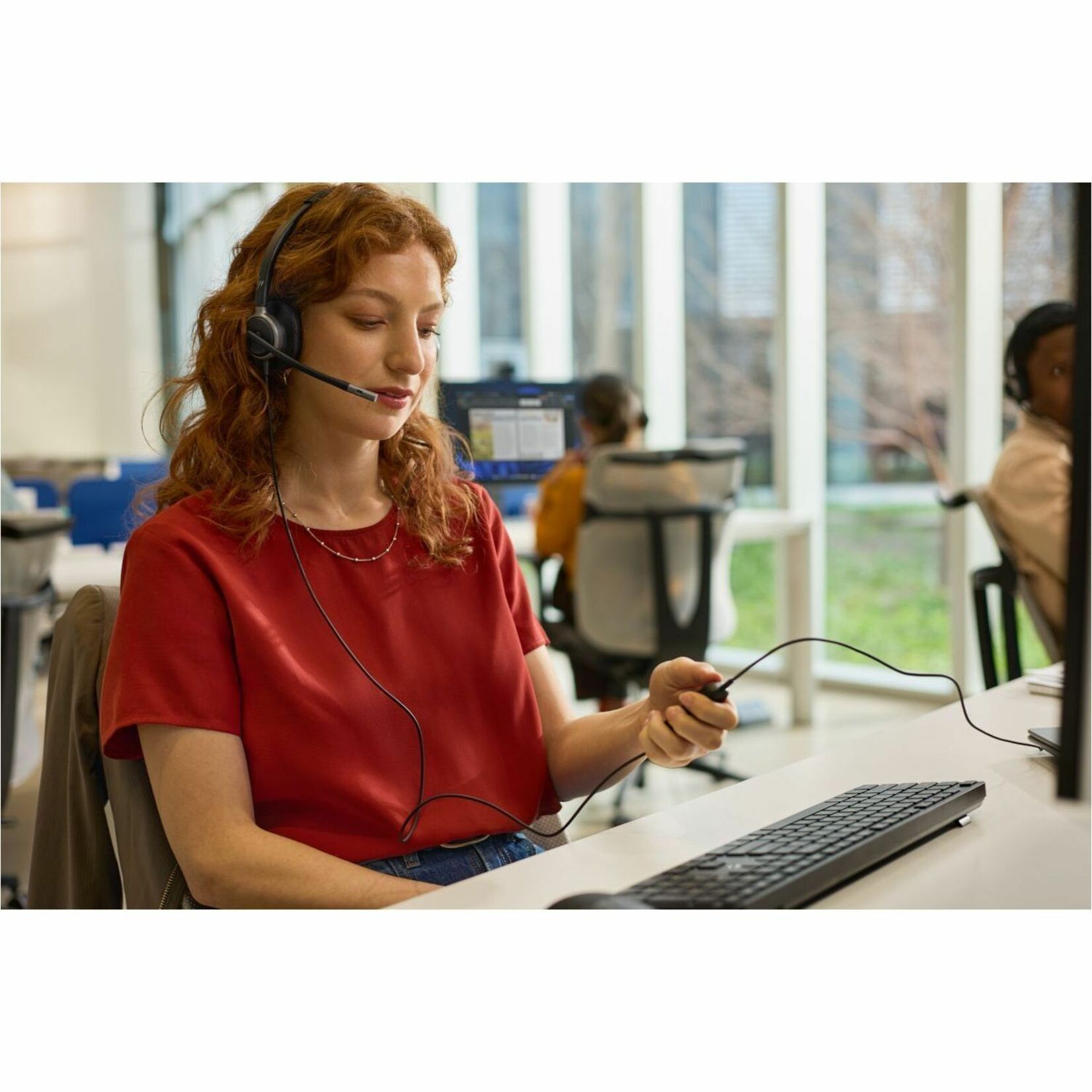 Poly Mission 625 Stereo USB Wired Headset - Microsoft Teams Certification - Stereo - USB, USB Type A, USB Type C - Wired - Over-the-head, On-ear - Binaural - Supra-aural - 6.50 ft Cable - Noise Cancelling, Noise Reduction Microphone - Noise Canceling - Black — alternate image3