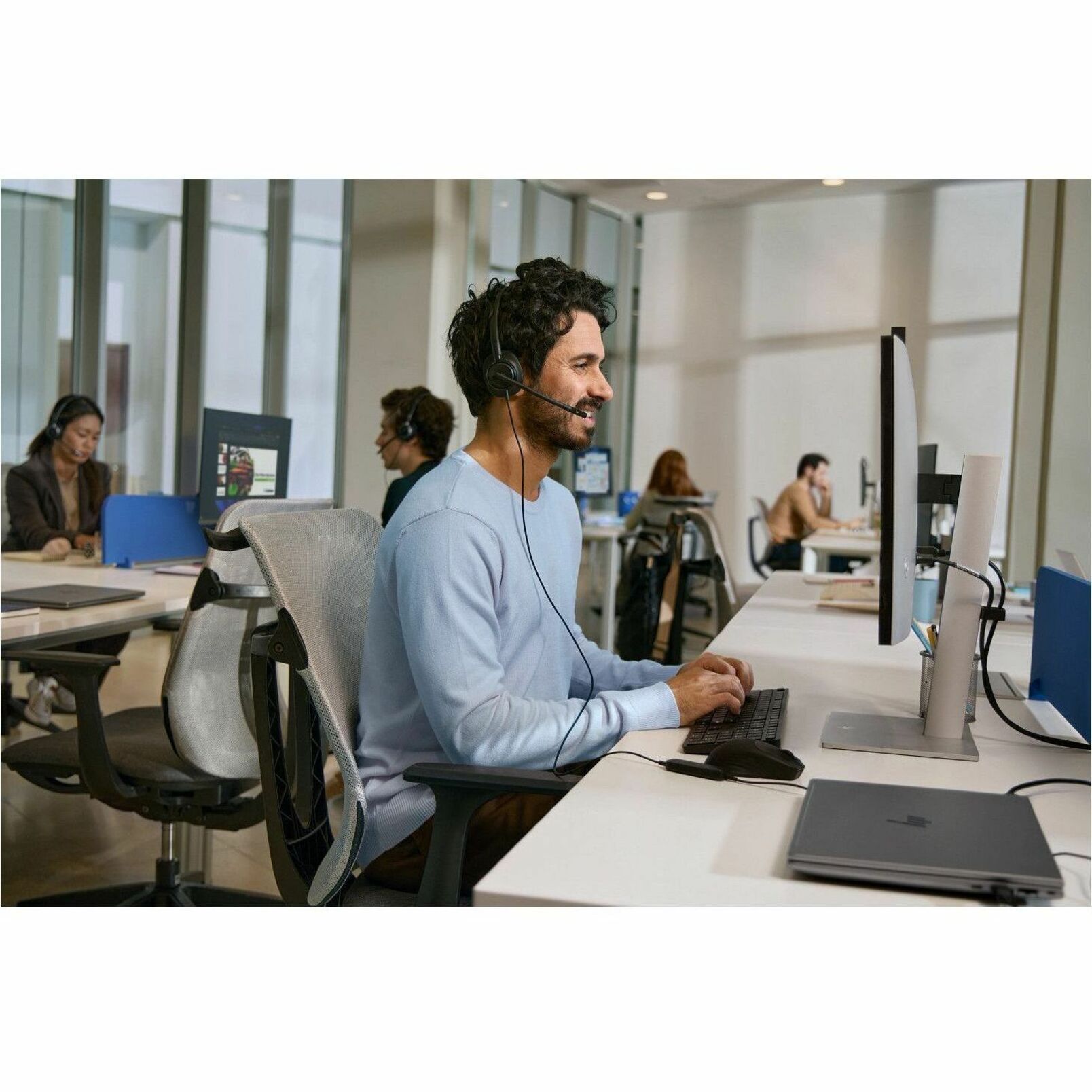 Poly Mission 425 Stereo USB Wired Headset - Microsoft Teams Certification - Stereo - USB, USB Type A, USB Type C - Wired - Over-the-head, On-ear - Binaural - Supra-aural - 6.50 ft Cable - Noise Cancelling Microphone - Noise Canceling - Black — alternate image4