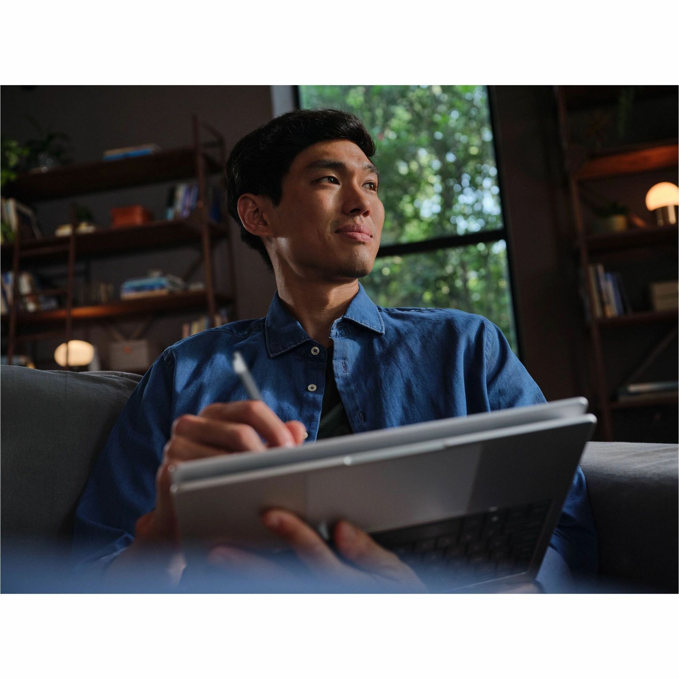 HP EliteBook 8 Flip G1i 13.3" Touchscreen Convertible 2 in 1 Notebook - 5G - WUXGA - 60 Hz - Intel Core Ultra 7 265U - 32 GB - 512 GB SSD - Intel Chip - LTE, UMTS, HSPA+ - 1920 x 1200 - Intel - 17.75 Hours Battery Run Time — alternate image3