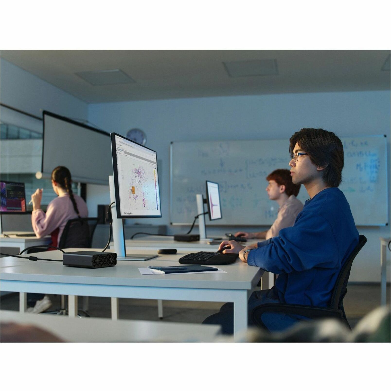 HP ZGX G1n Workstation - ARM Cortex X925 - 128 GB - 4 TB SSD - Mini PC - Black - TAA Compliant - NVIDIA GB10 Grace Blackwell Superchip Chip - DGX OS - NVIDIA Graphics - 10 Gigabit Ethernet, 200 Gigabit Ethernet — life style