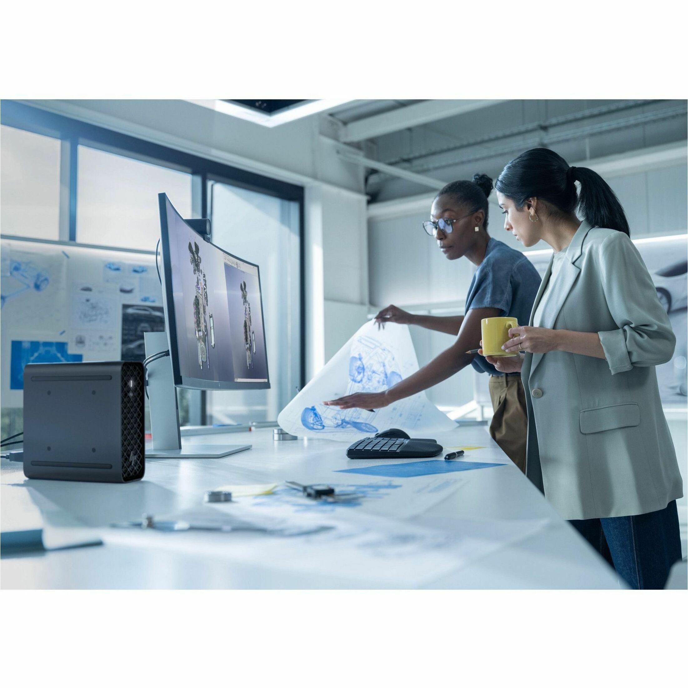 HP Z2 Mini G1i Workstation - 1 x Intel Core Ultra 7 265 - 32 GB - 1 TB SSD - Mini PC - Intel W880 Chip - NVMe Controller - 0, 1 RAID Levels - Gigabit Ethernet — life style