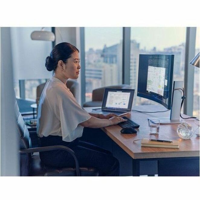 HP EliteBook 8 G1a 14" Notebook - AMD Ryzen 5 PRO Ryzen PRO 200 Series 230 - 24 GB - 256 GB SSD - AMD Chip - AMD - 17.50 Hours Battery Run Time — life style