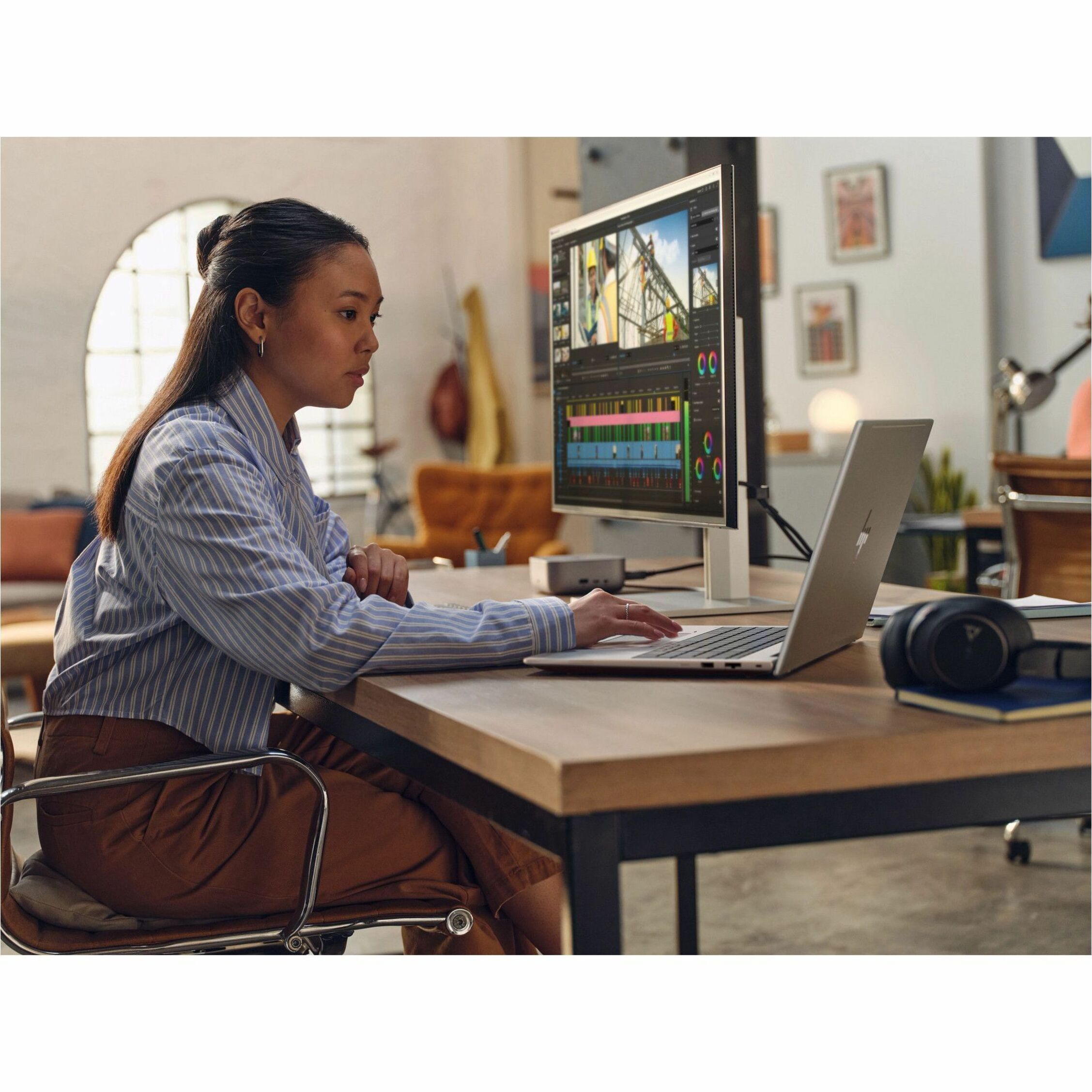 HP ZBook X G2i 16" Copilot+ PC Mobile Workstation - WUXGA - Intel Core Ultra 7 Series 3 366H - 32 GB - 1 TB SSD - French, English Keyboard - Meteor Silver - Intel Chip - 1920 x 1200 - Windows 11 Pro - NVIDIA with 8 GB, Intel - In-plane Switching (IPS) Technology - Front Camera/Webcam - IEEE 802.11be Wireless LAN Standard - Wi-Fi 7 — life style